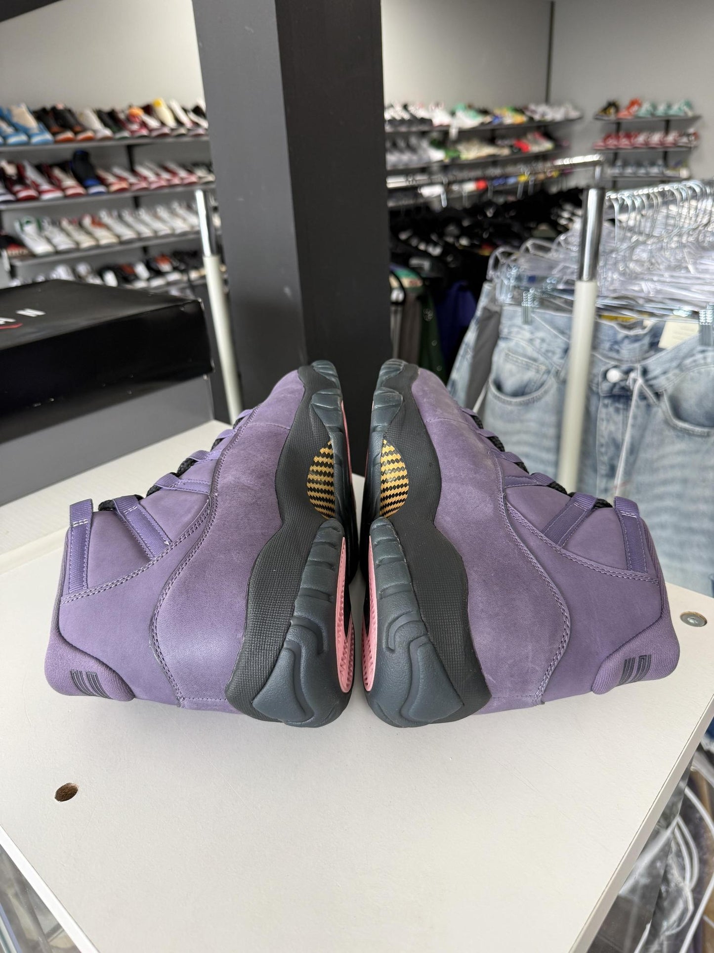 Jordan 11 "Mojave" Used Size 10