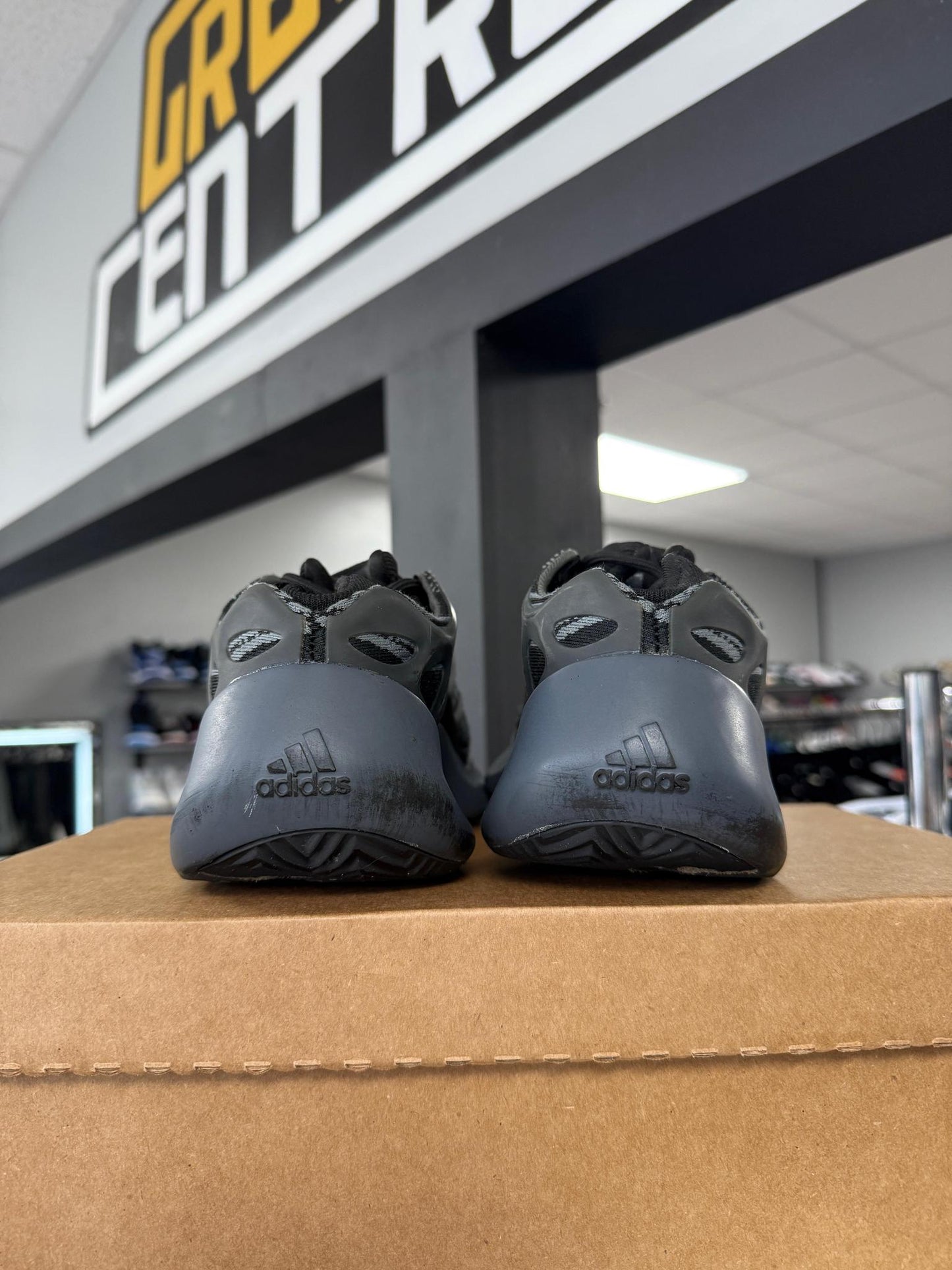 Yeezy 700 V3 "Dark Glow" Used Size 6.5Y/8W