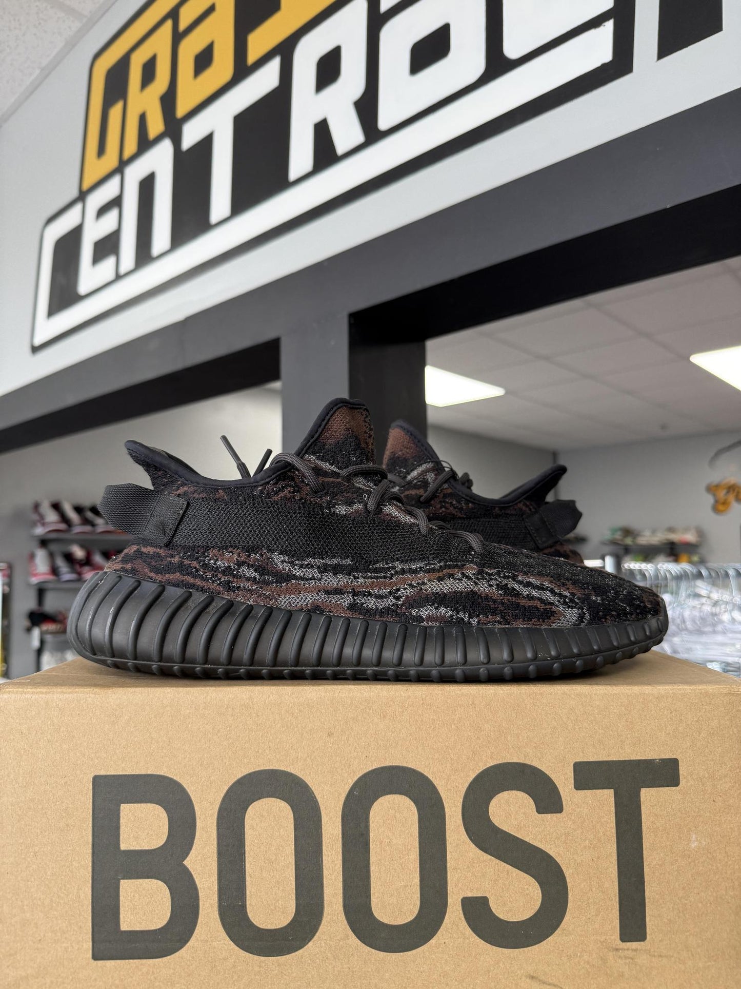 Yeezy 350 V2 "MX Rock" Used Size 11