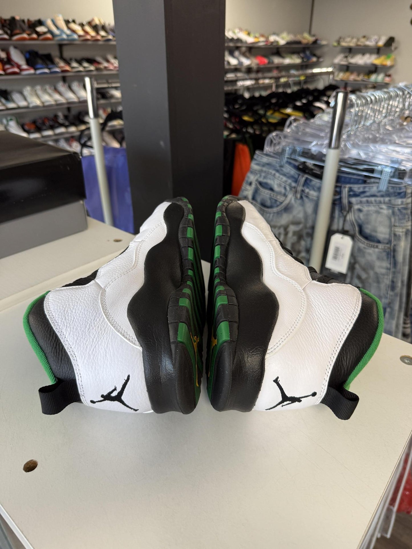 Jordan 10 "Seattle" Used Size 9.5