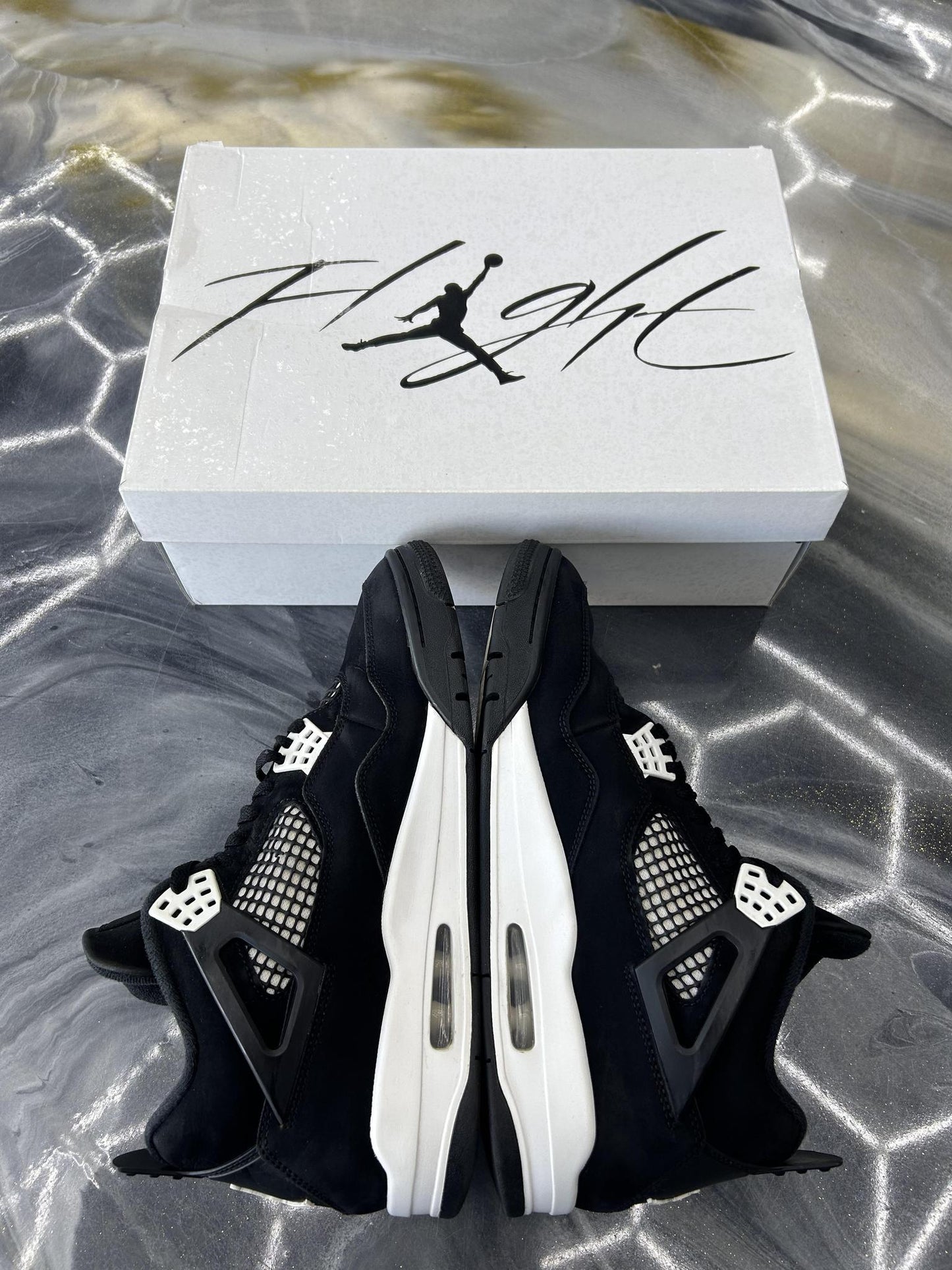 Jordan 4 "White Thunder" Used Size 11