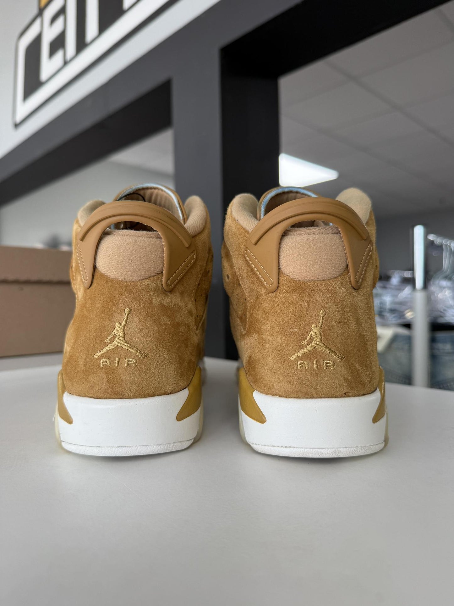 Jordan 6 "Wheat" Used Size 7Y/8.5W