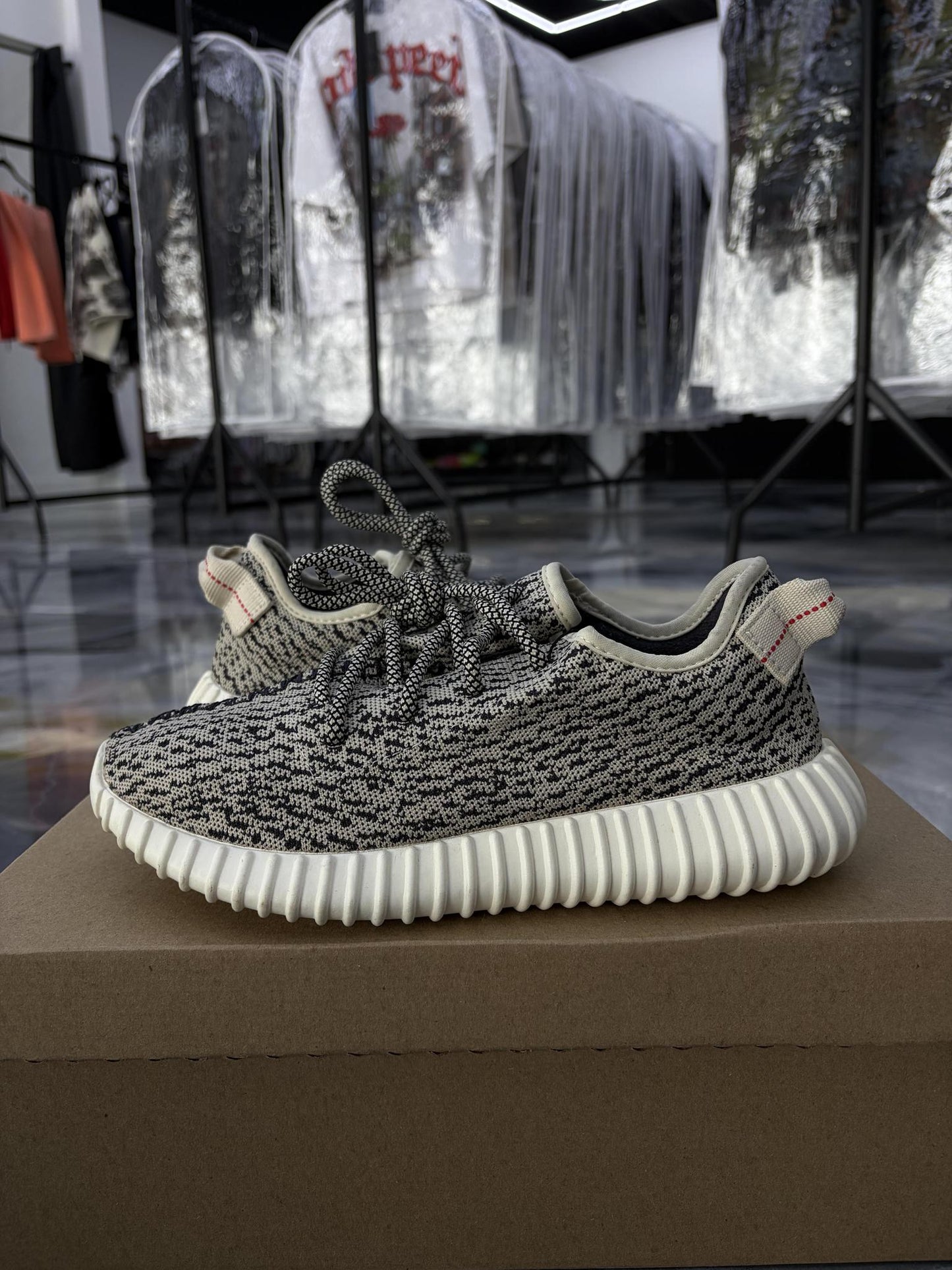 Adidas Yeezy 350 "Turtledove" Used Size 7Y/8.5W
