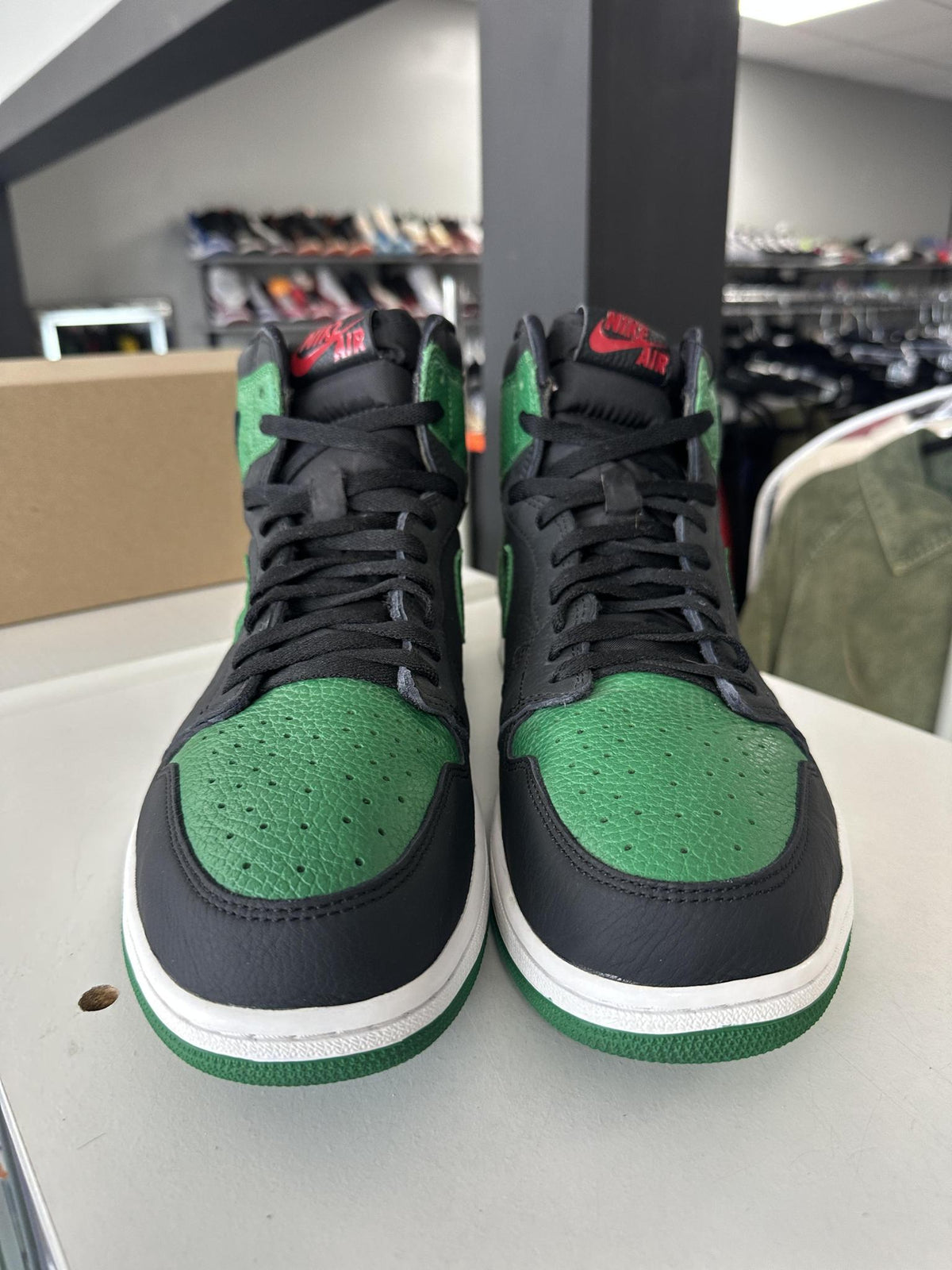 Jordan 1 "Pine Green 2.0" Used Size 14