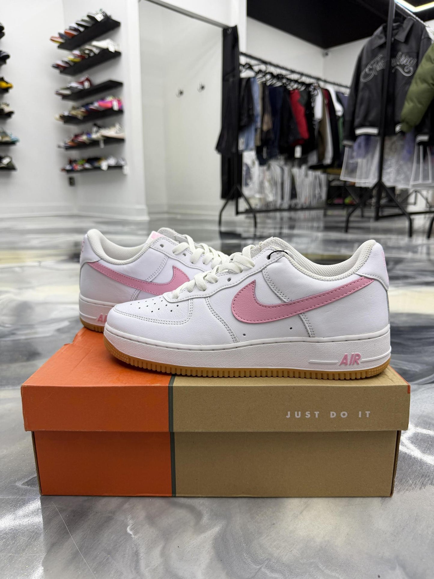 Nike Air Force 1 Low Pink Gum Used Size 9