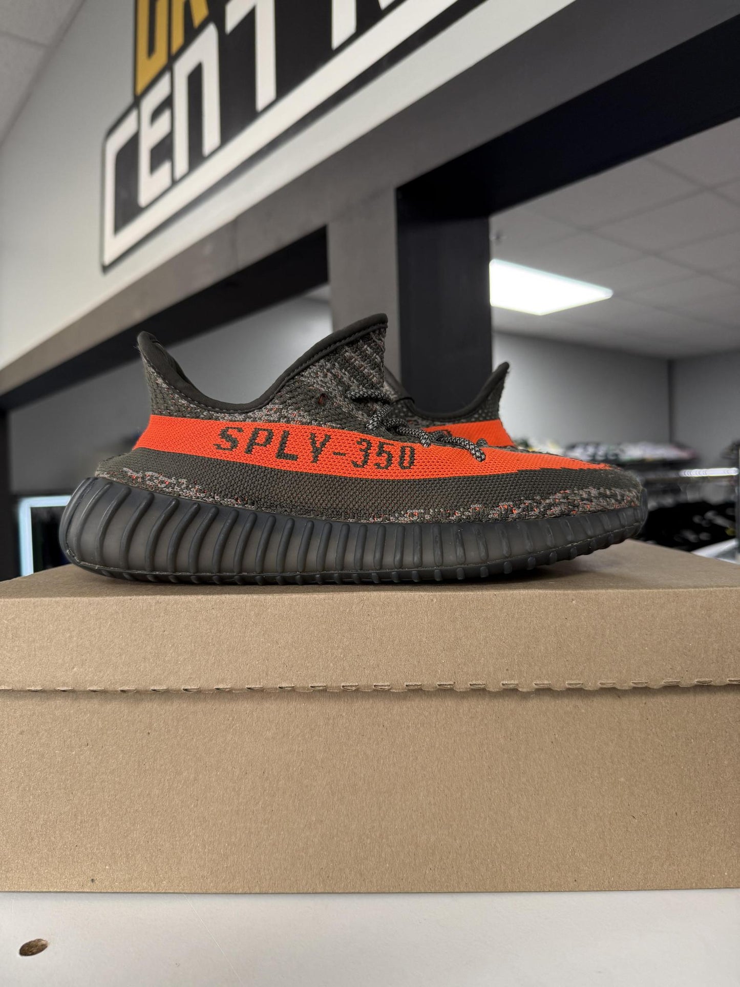 Yeezy 350 V2 "Carbon Beluga" Used Size 7Y/8.5W