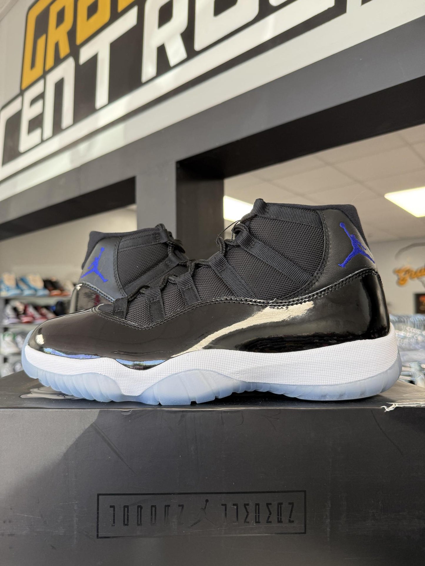 Jordan 11 Space Jam Used Size 9.5