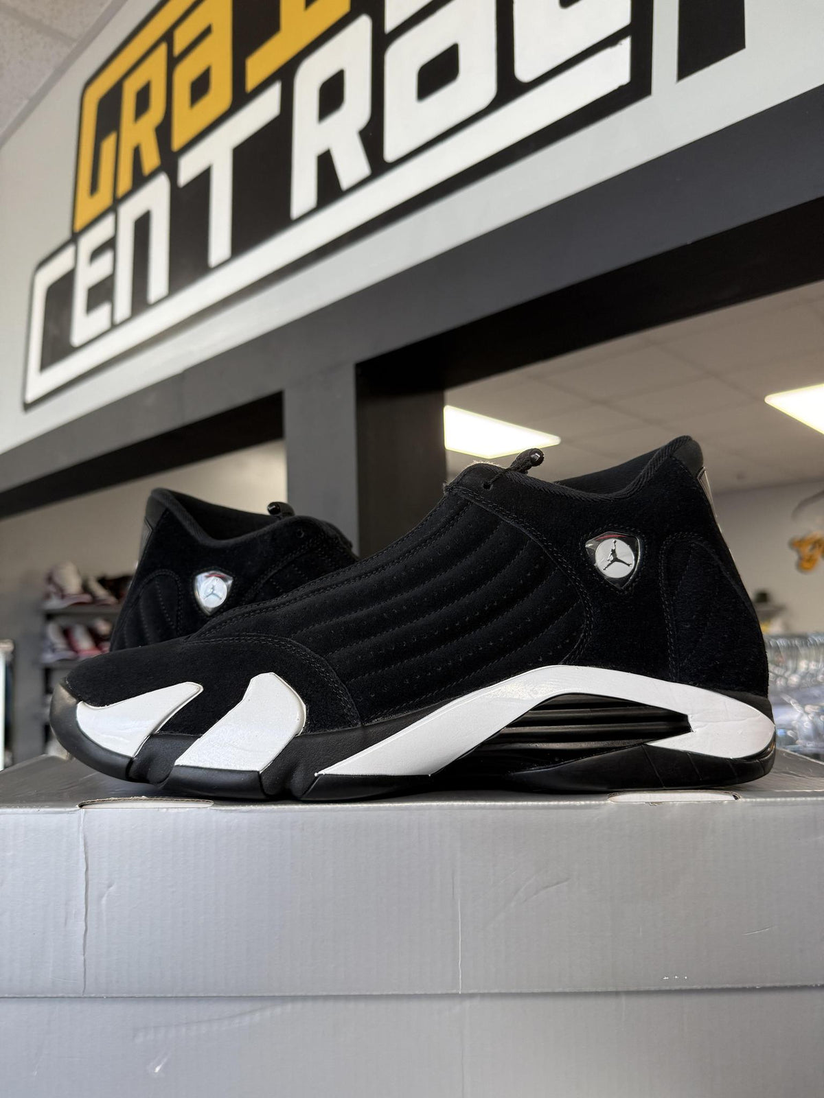 Jordan 14 "Black White" Used Size 13