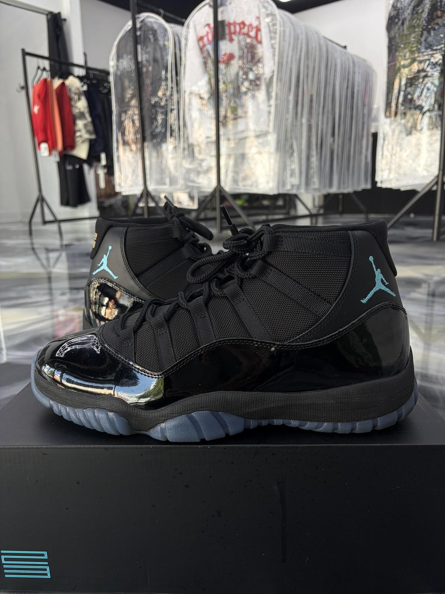 Jordan 11 "Gamma" Used Size 13