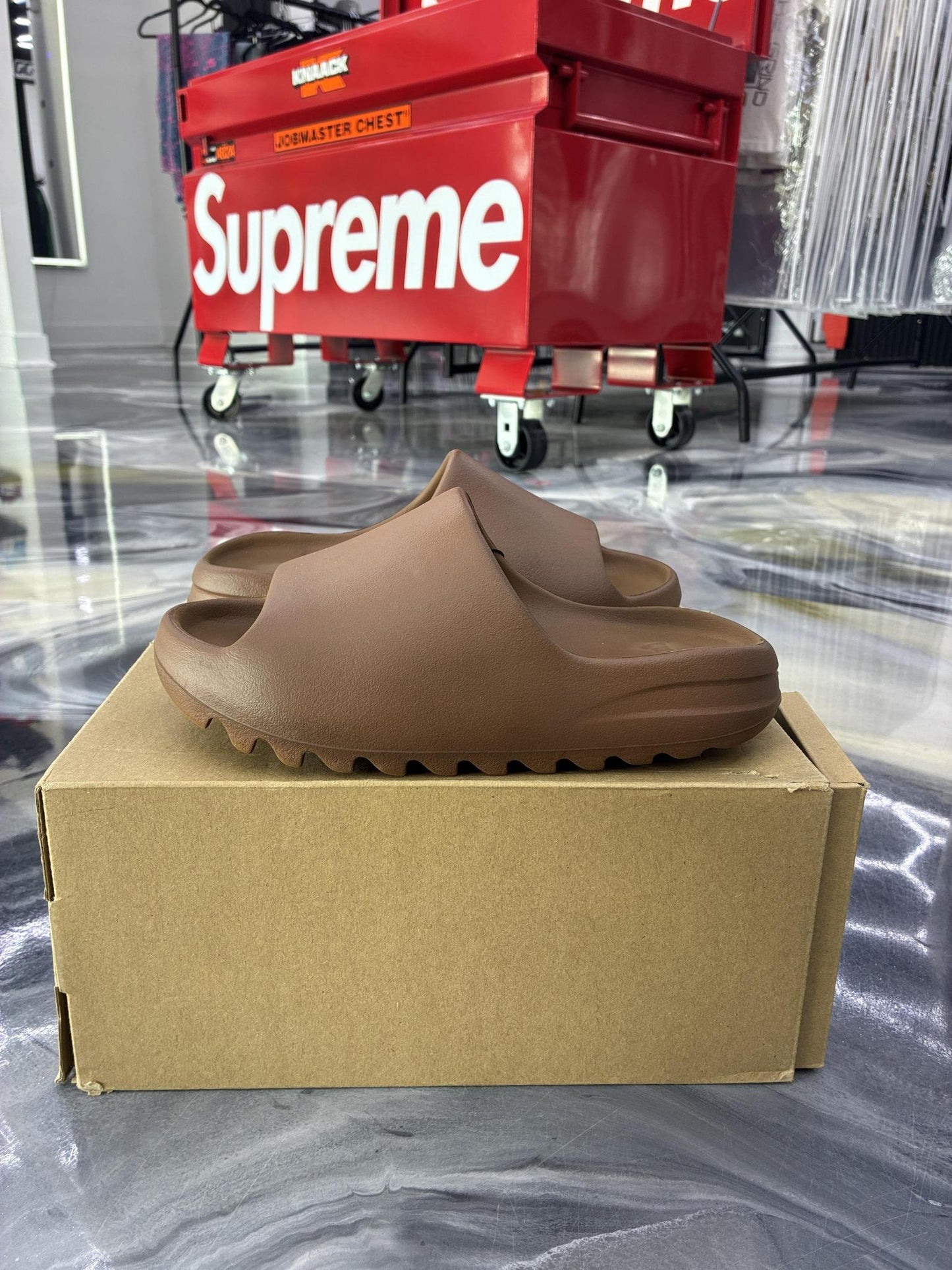 Yeezy Slide Flax Used Size 7Y/8.5W