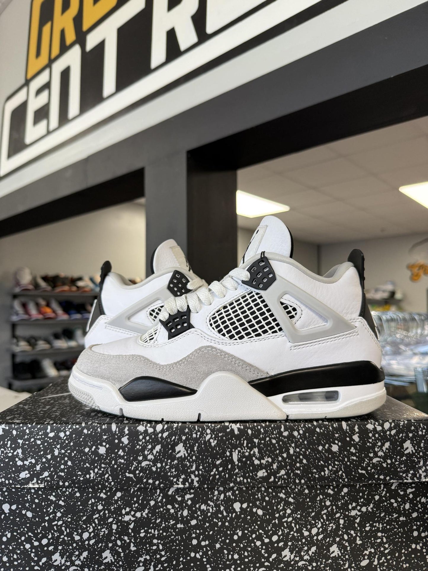 Jordan 4 "Military Black" Used Size 4Y/5.5W