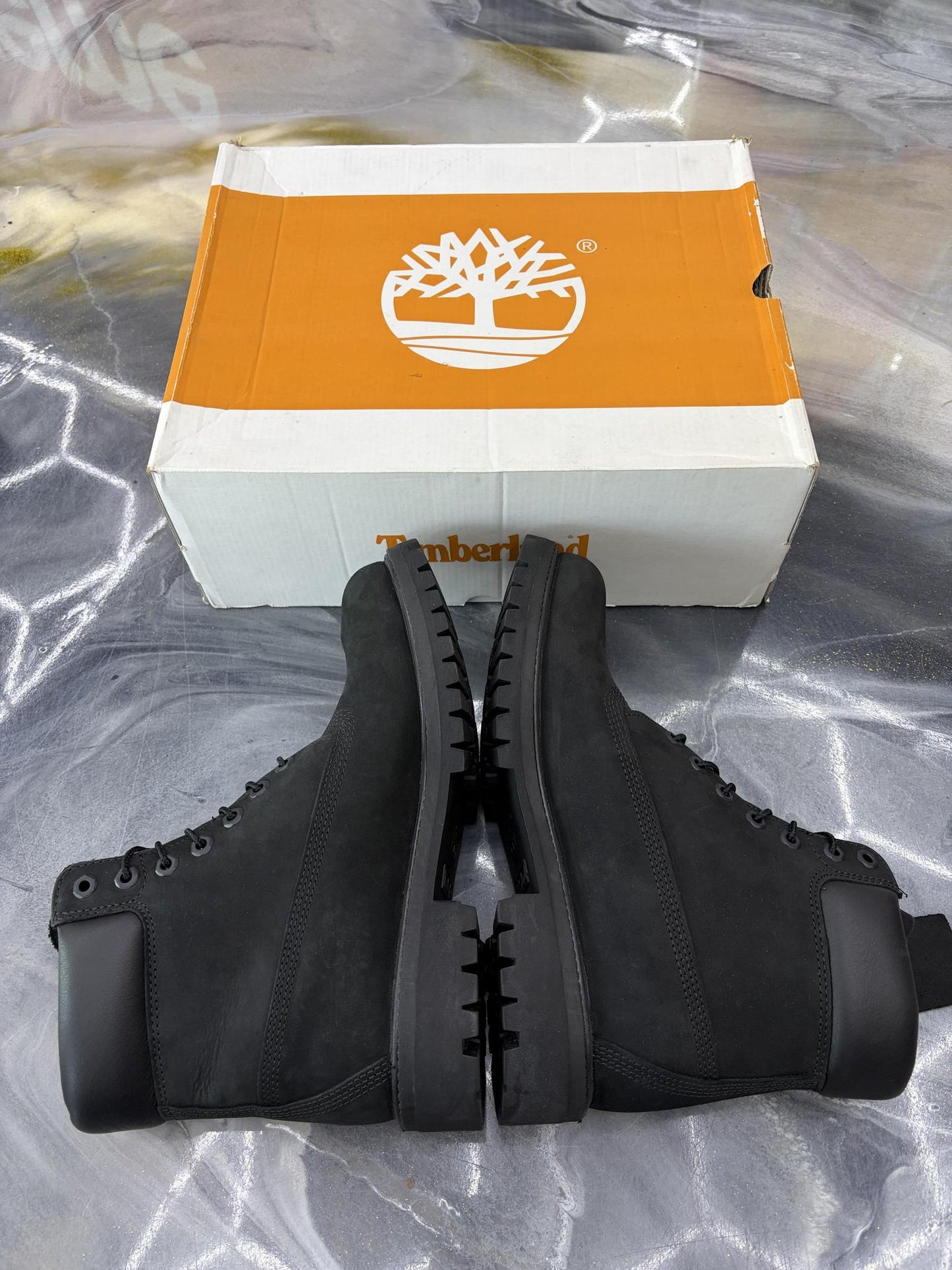 Timberland 6 Inch Boot "Black" Used Size 9.5