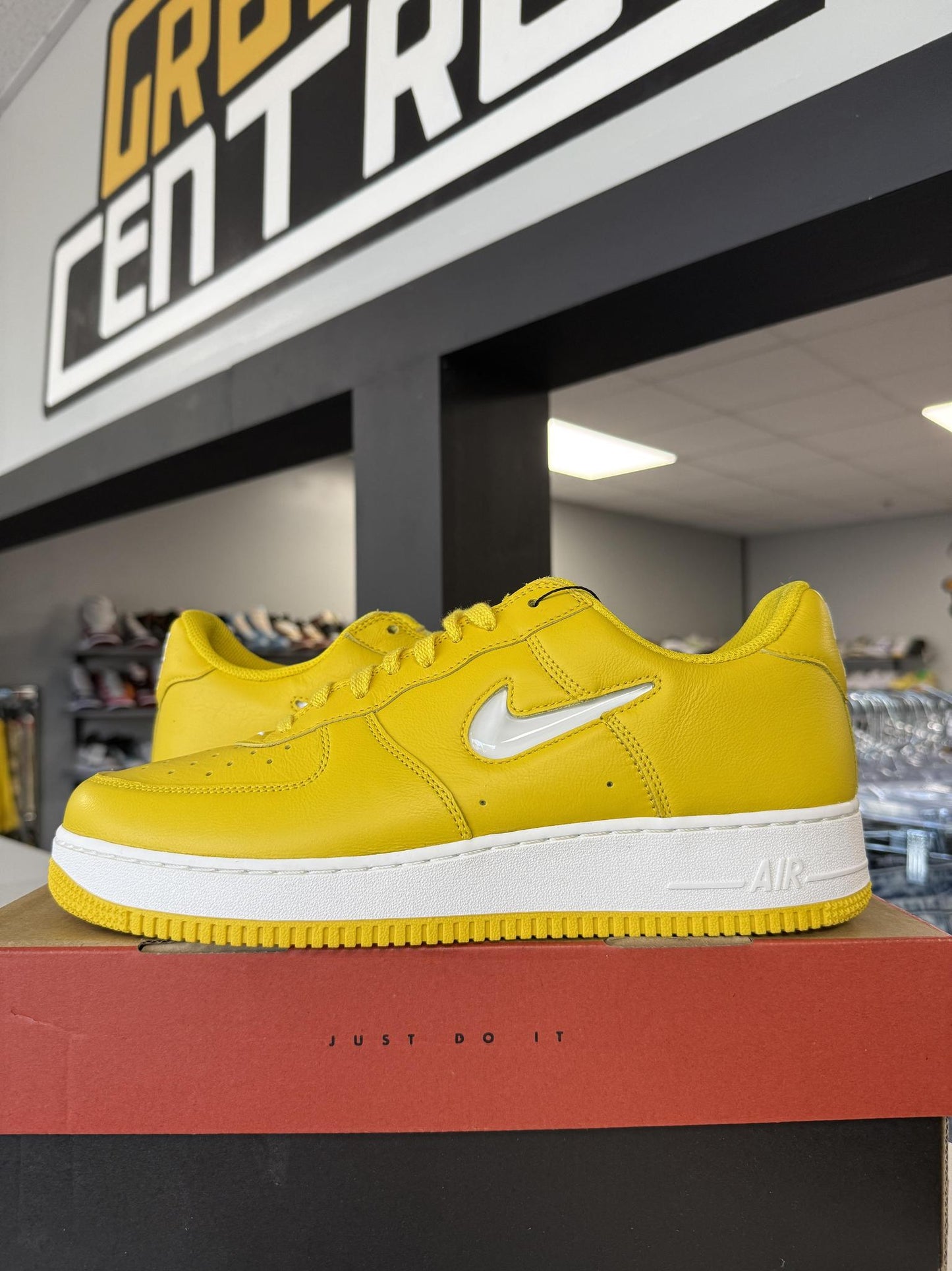 Nike AF1 Low "Jewel Yellow" Used Size 11.5