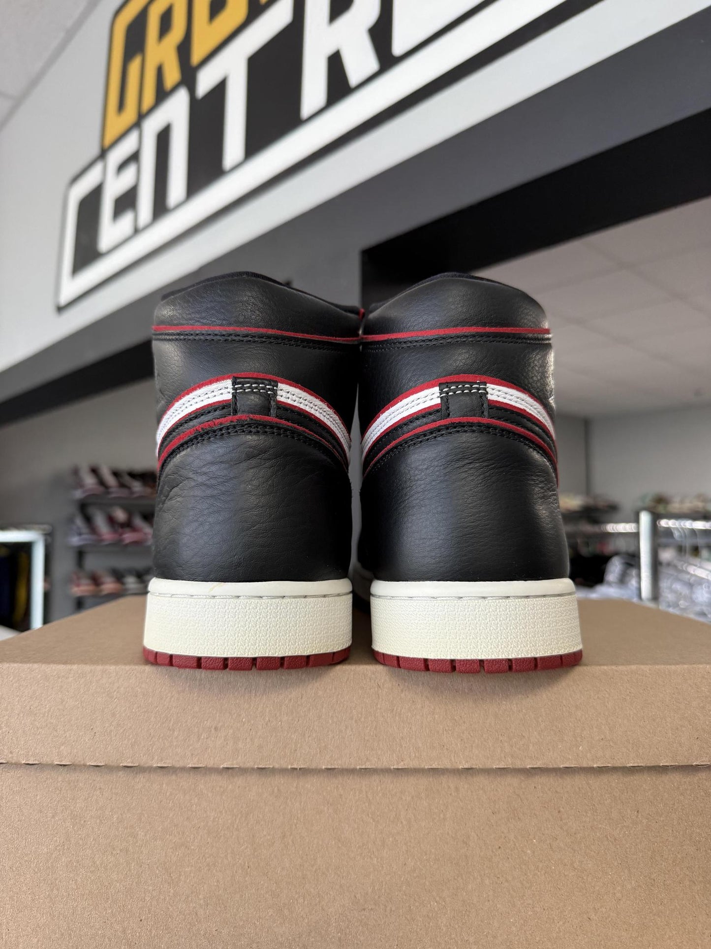 Jordan 1 "Bloodline" Used Size 12
