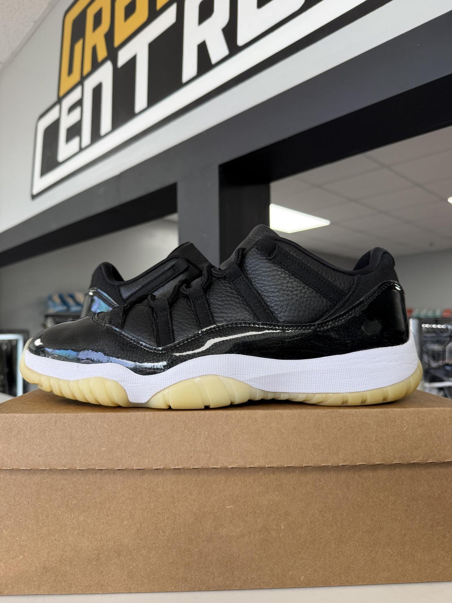 Jordan 11 Low "72-10" Used Size 13