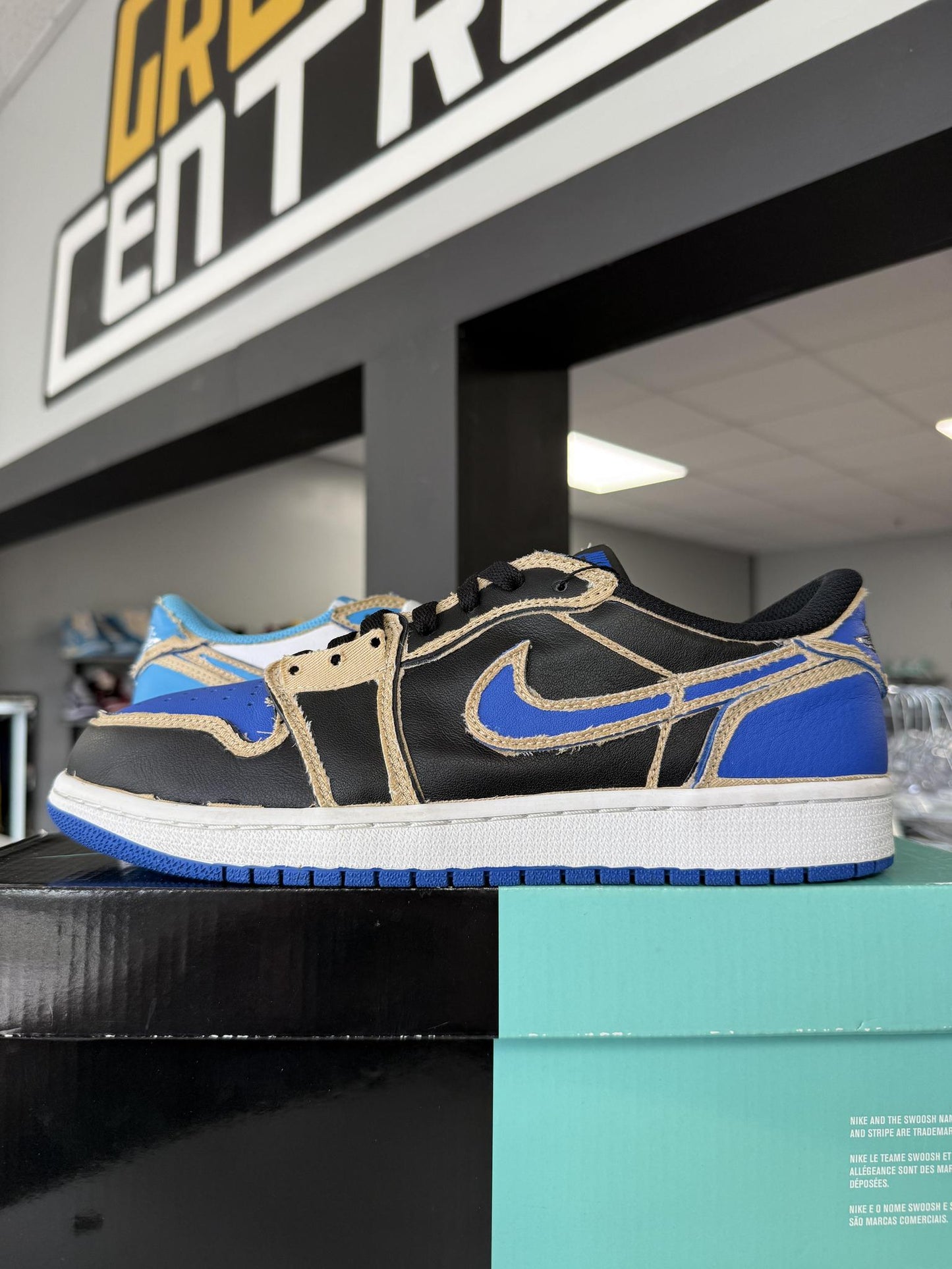 Jordan 1 Low SB "Desert Ore" Used Size 9