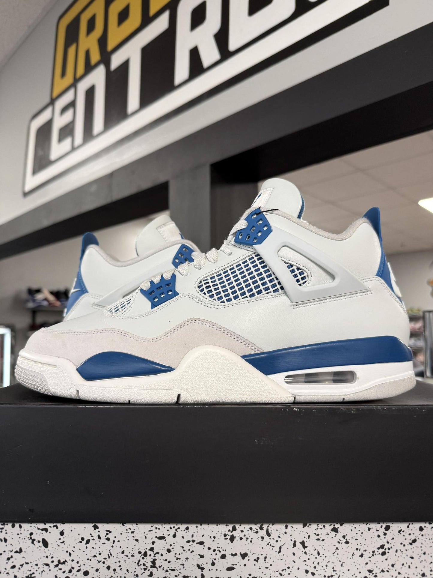 Jordan 4 "Military Blue" Used Size 11