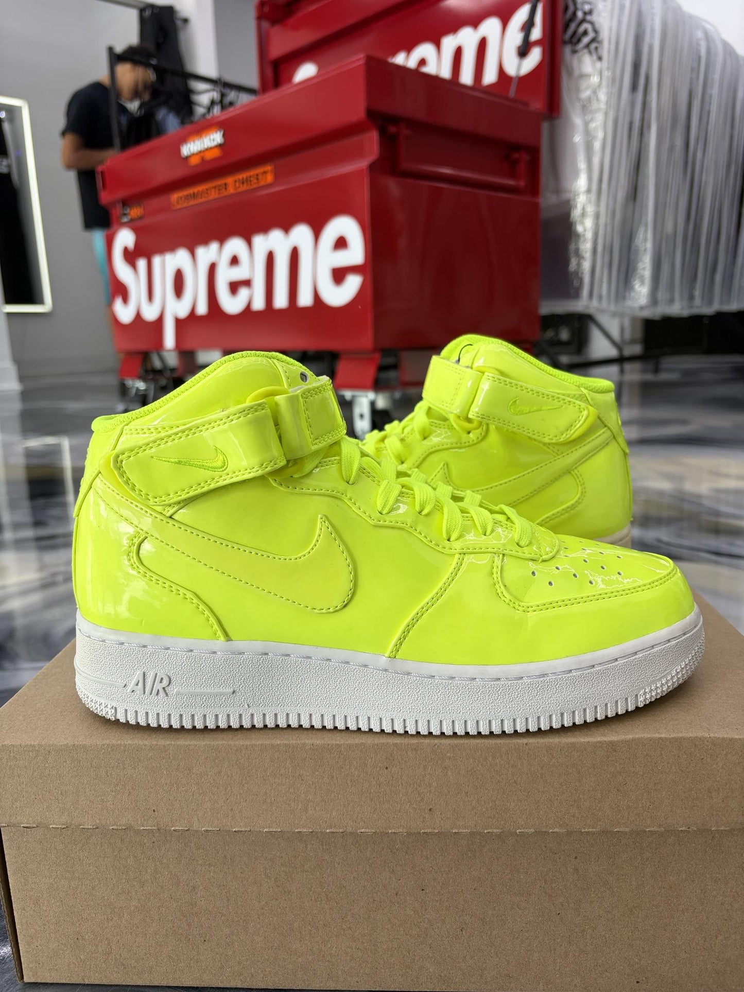 Nike Air Force 1 Mid "Volt White" Used Size 8