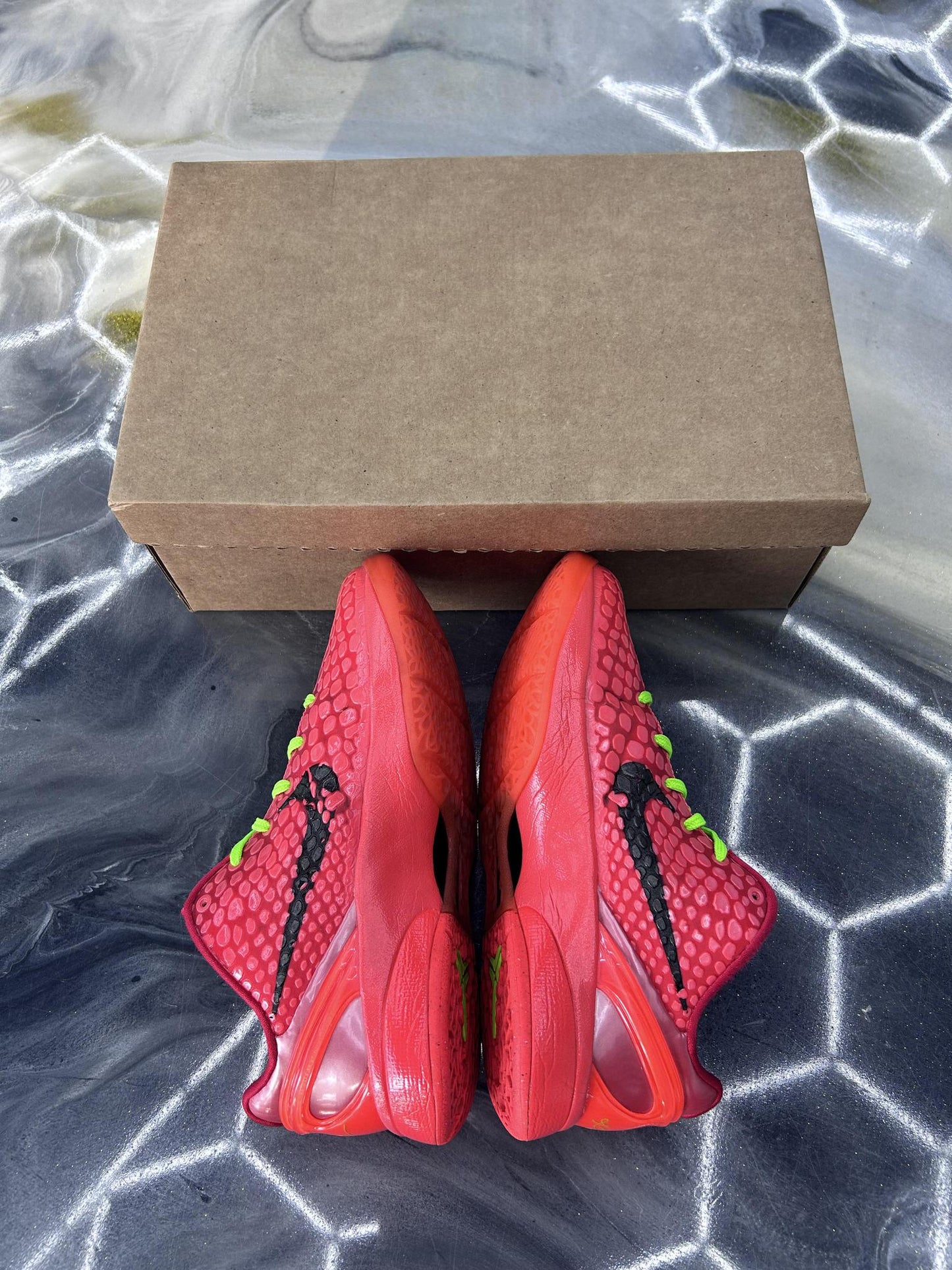 Nike Kobe 6 "Reverse Grinch" Used Size 6.5Y/8W