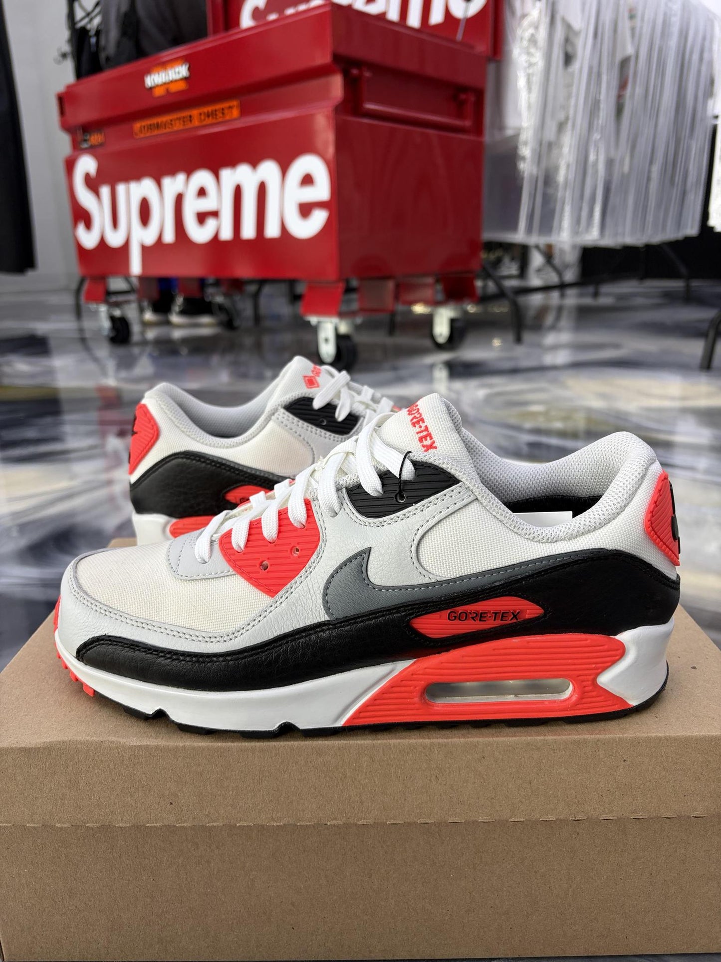 Nike Air Max 90 "Infrared" Used Size 9