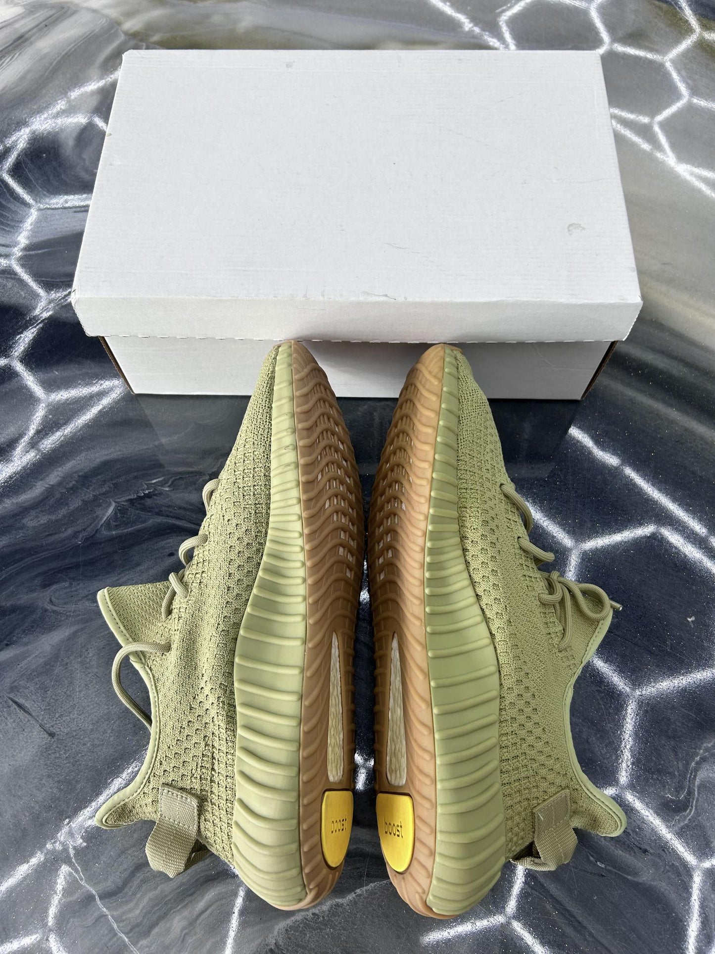 Yeezy 350 V2 "Sulfur" Used Size 12.5