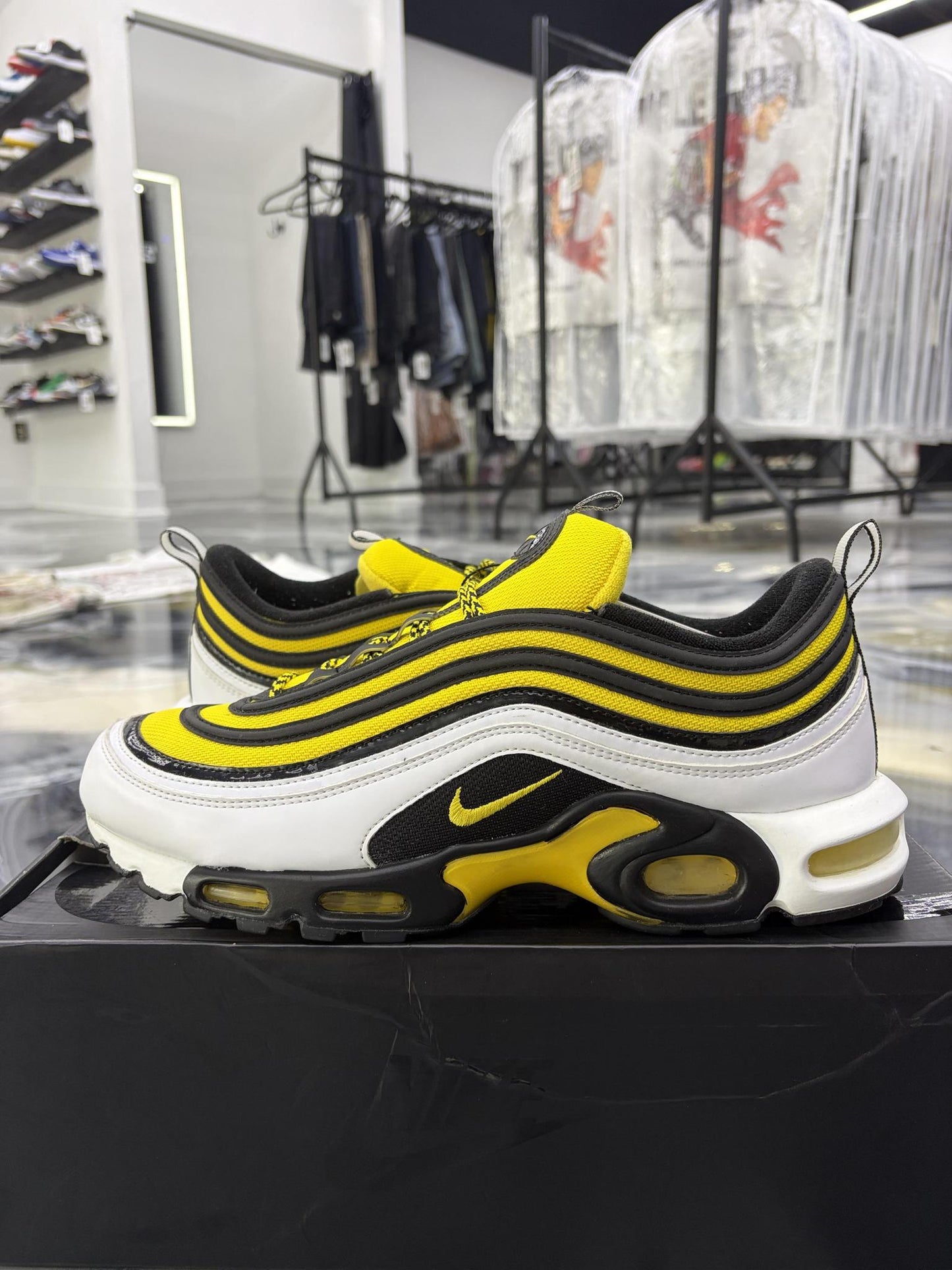 Nike Air Max Plus 97 "Tour Yellow" Used Size 12