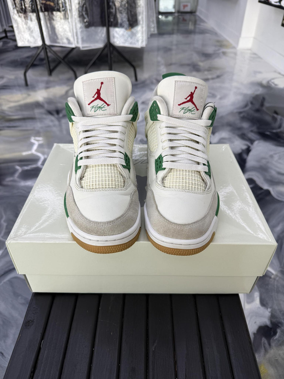 Jordan 4 x Nike SB "Pine Green" Used Size 10.5