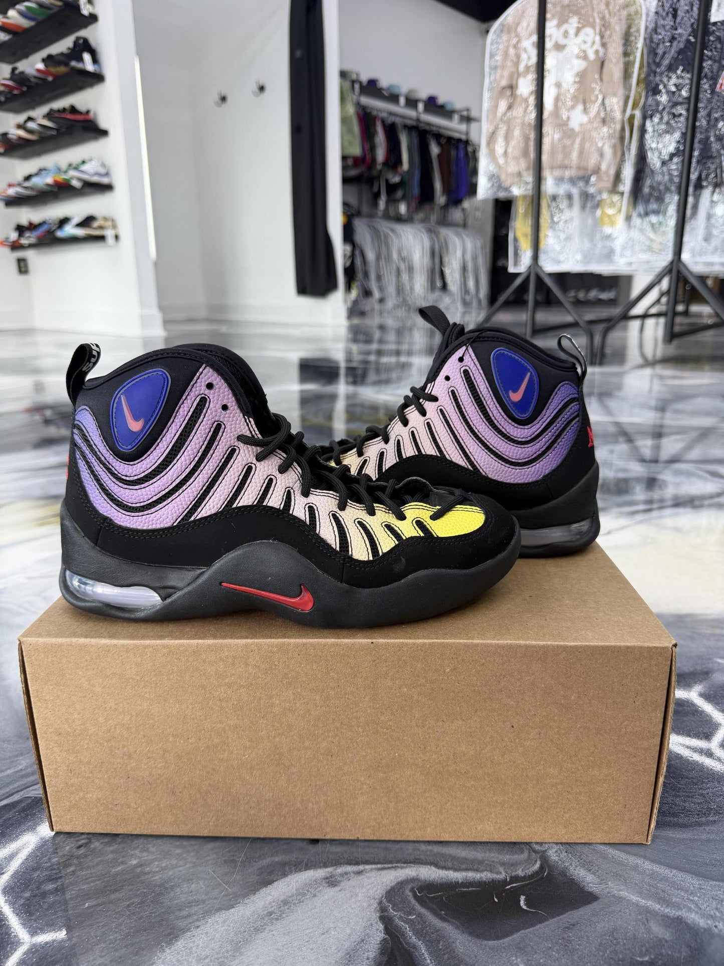 Nike Air Bakin "Supreme" Used Size 7