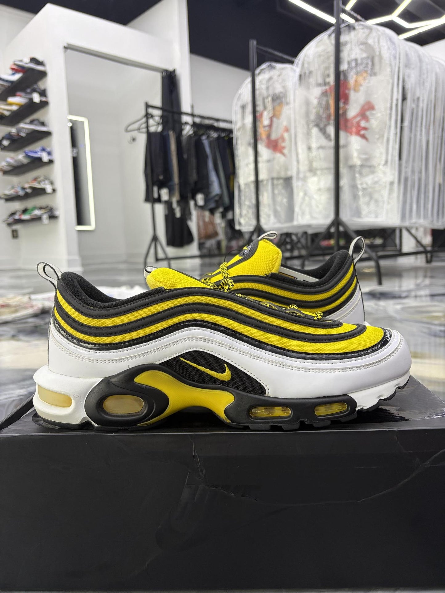 Nike Air Max Plus 97 "Tour Yellow" Used Size 12
