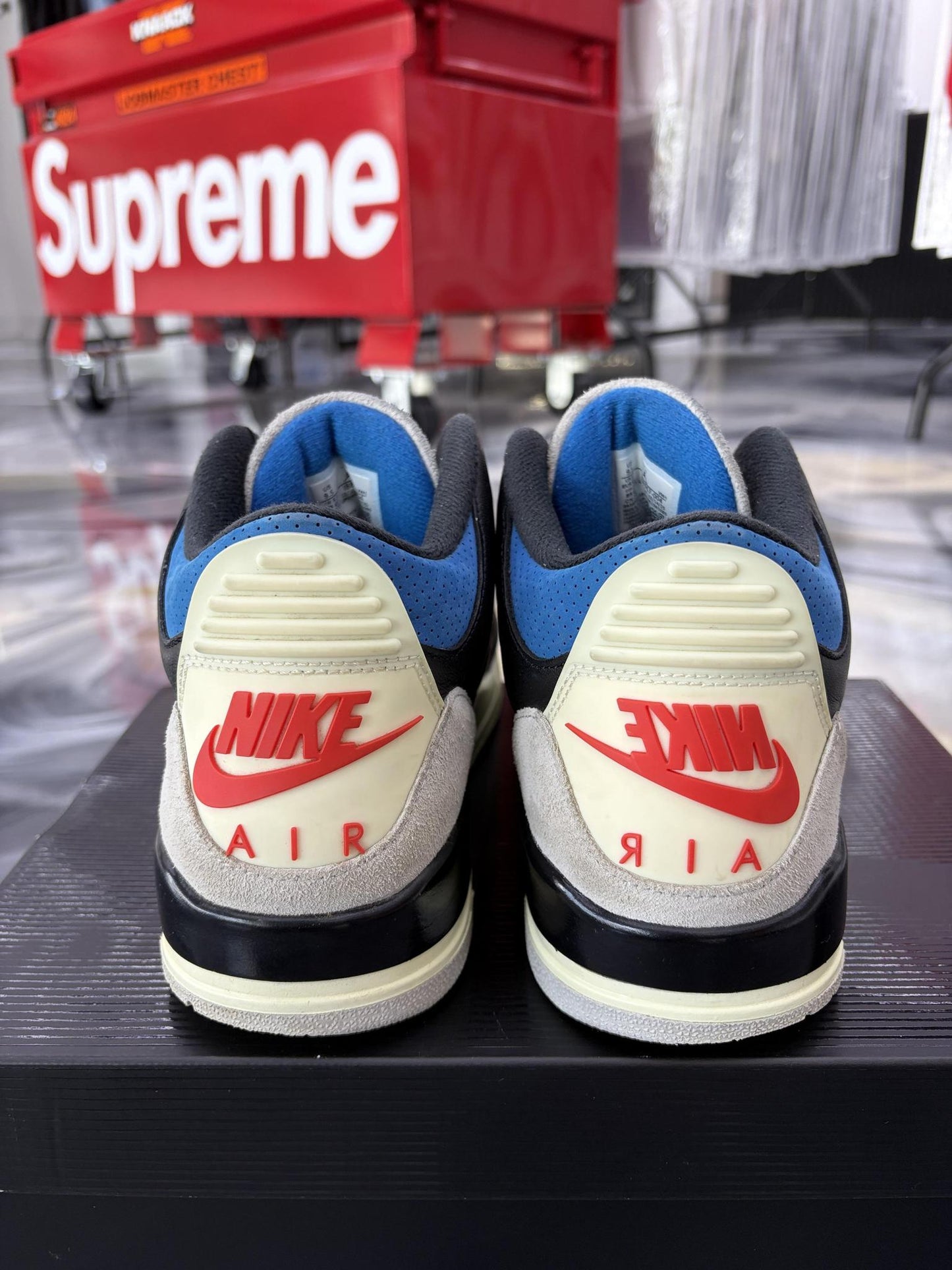Jordan 3 "Rare Air" Used Size 9.5