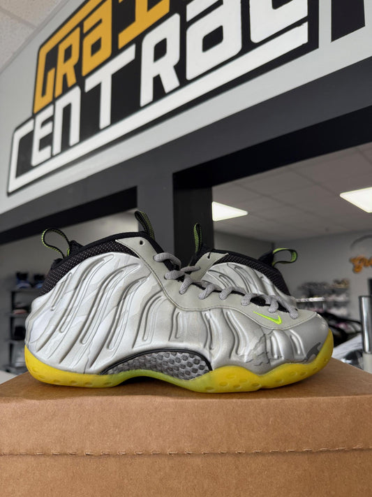Nike Foamposite "Silver Volt Camo" Used Size 9