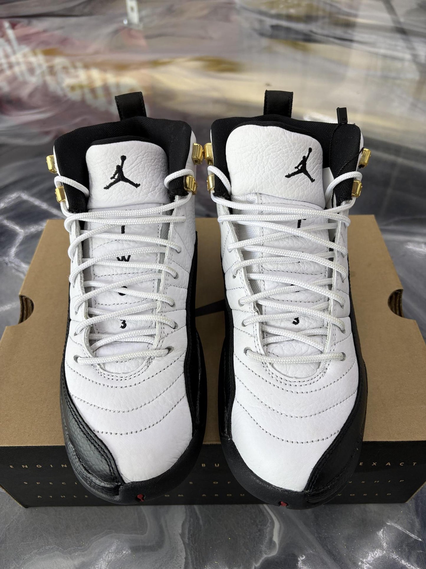 Jordan 12 "Taxi" Used Size 6Y/7.5W