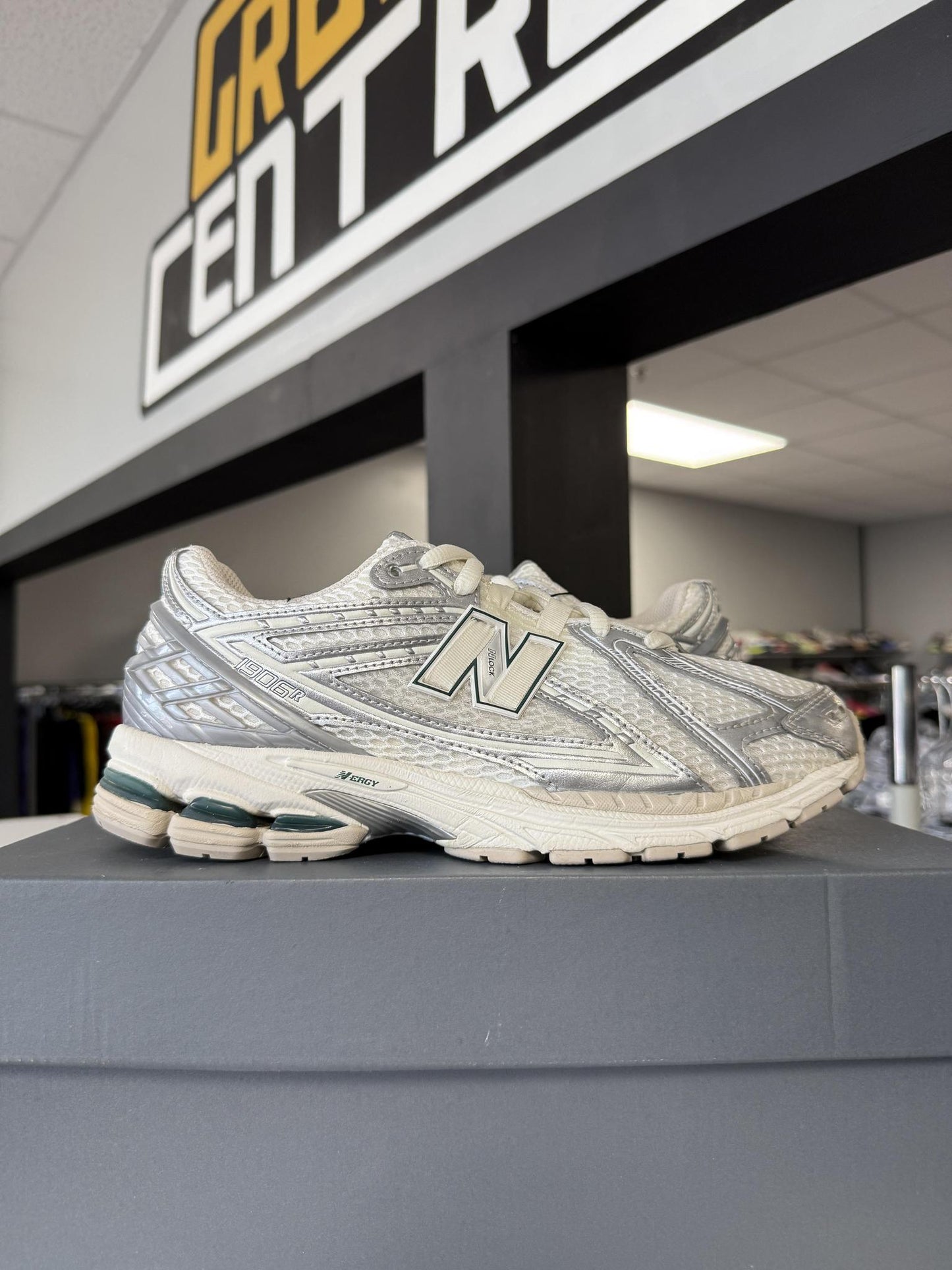 New Balance 1906R "Cream Reflective" Used Size 9