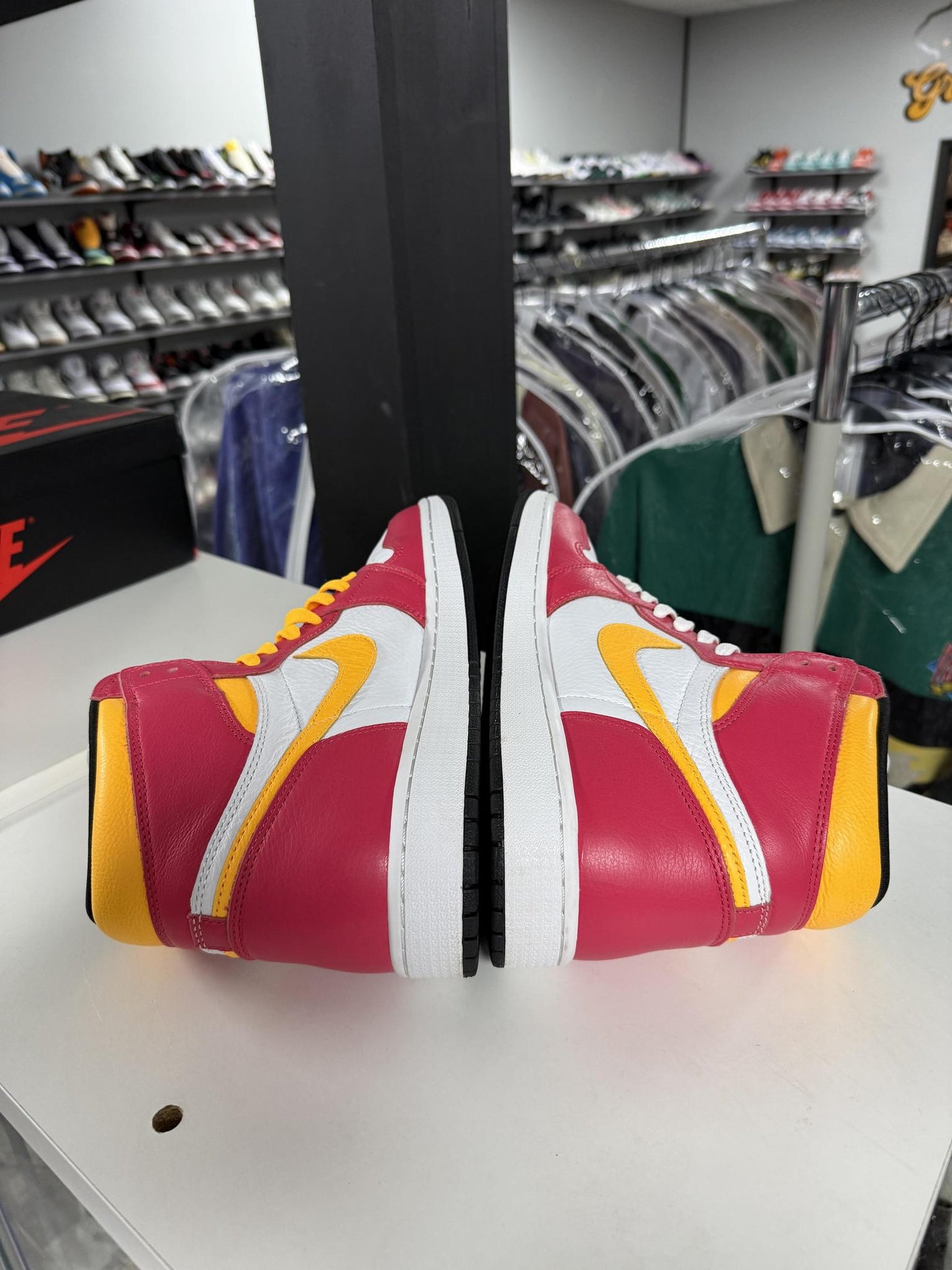 Jordan 1 "Light Fusion Red" Used Size 12