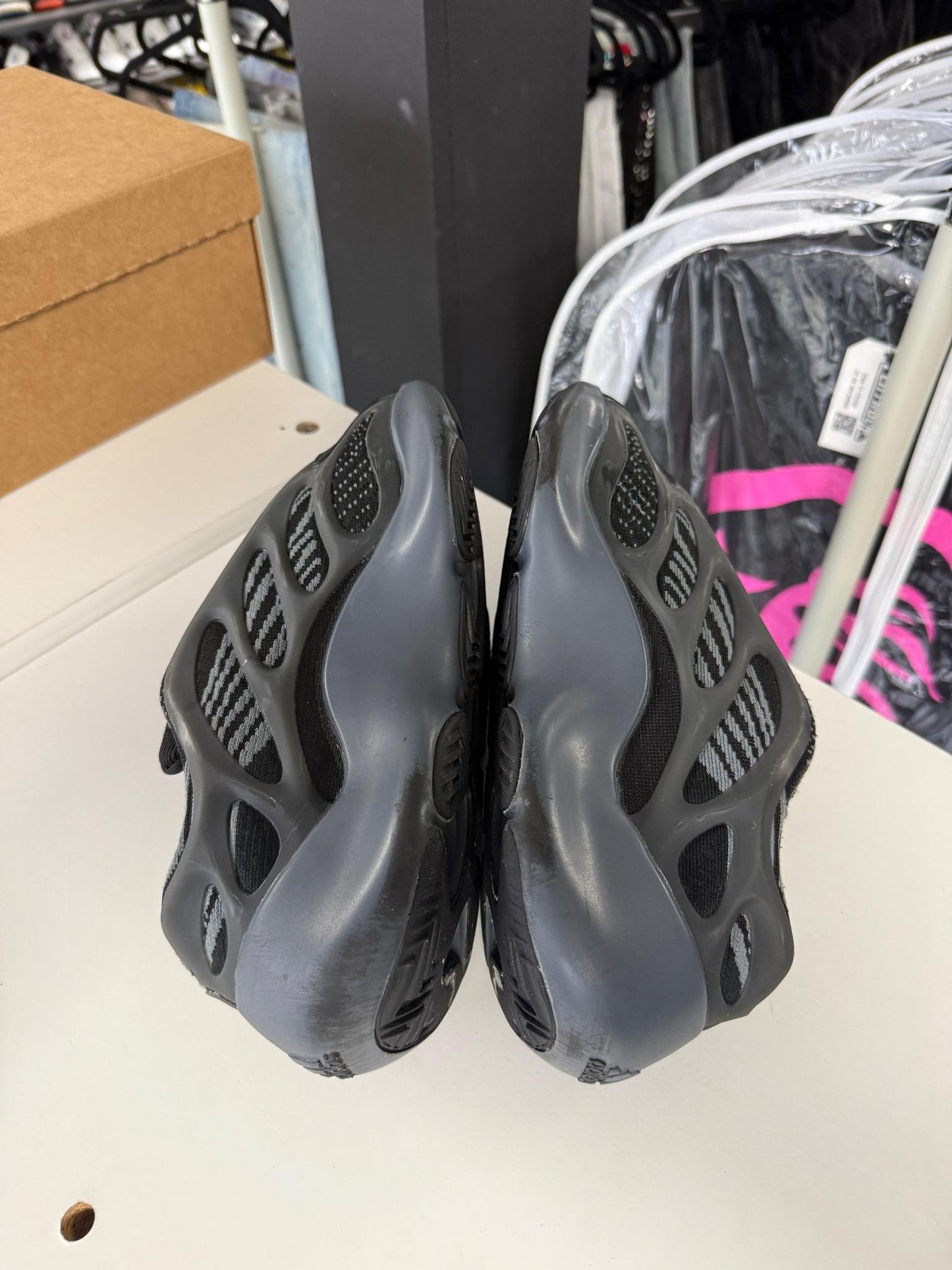 Yeezy 700 V3 "Dark Glow" Used Size 6.5Y/8W