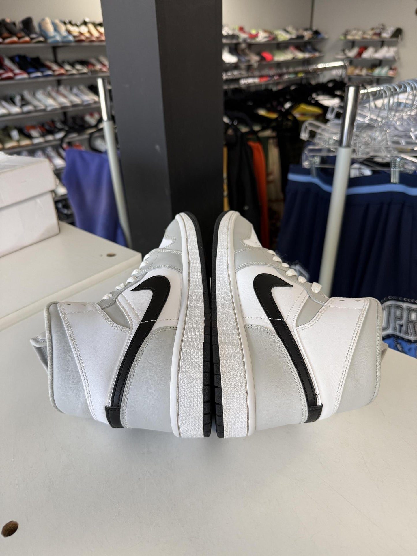 Jordan 1 Mid "Light Smoke Grey" Used Size 6.5Y/8W