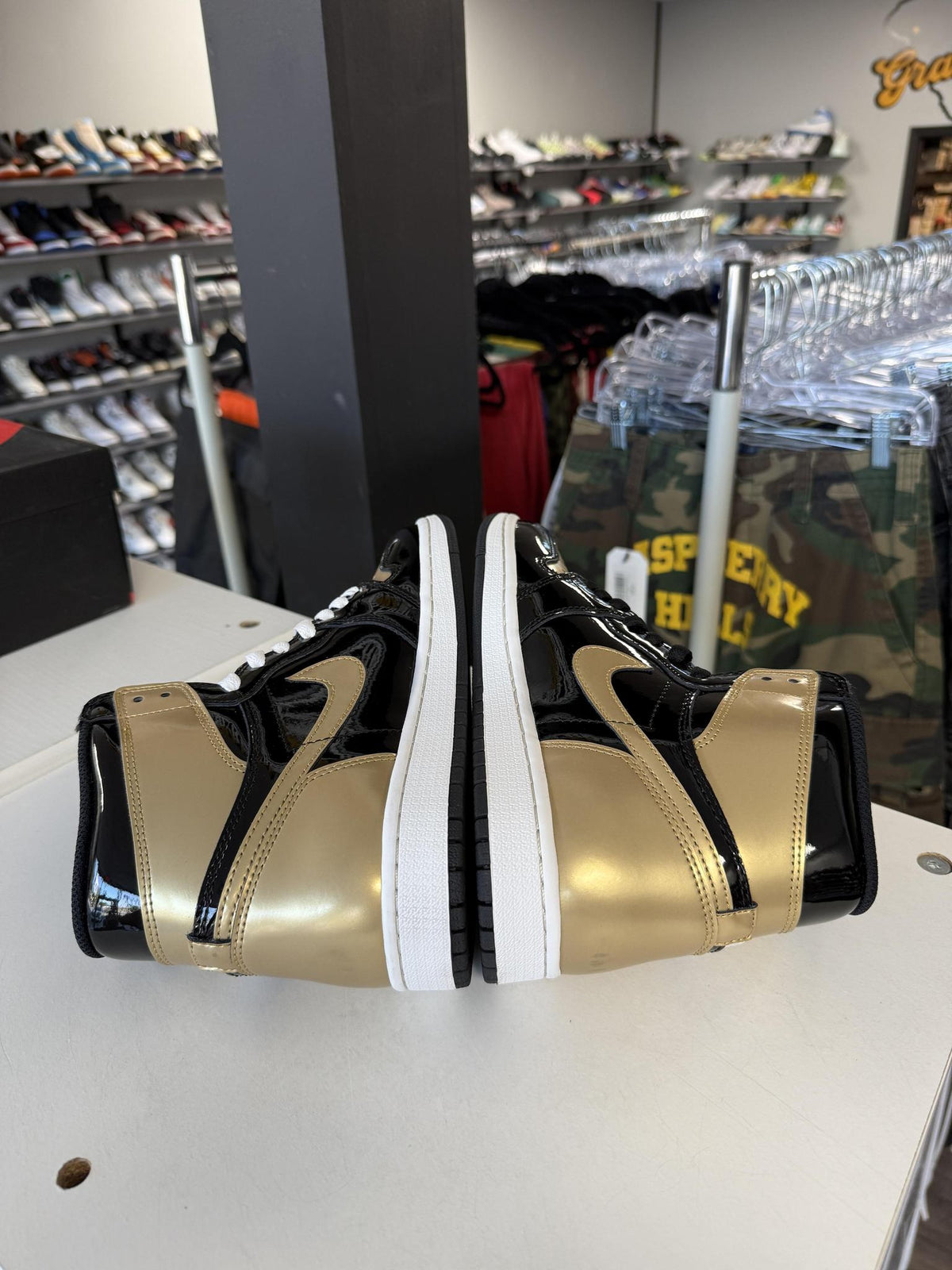 Jordan 1 "Patent Gold Toe" Used Size 8