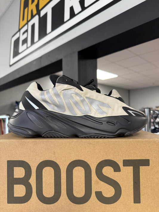 Yeezy 700 MNVN "Bone" Used Size 9.5
