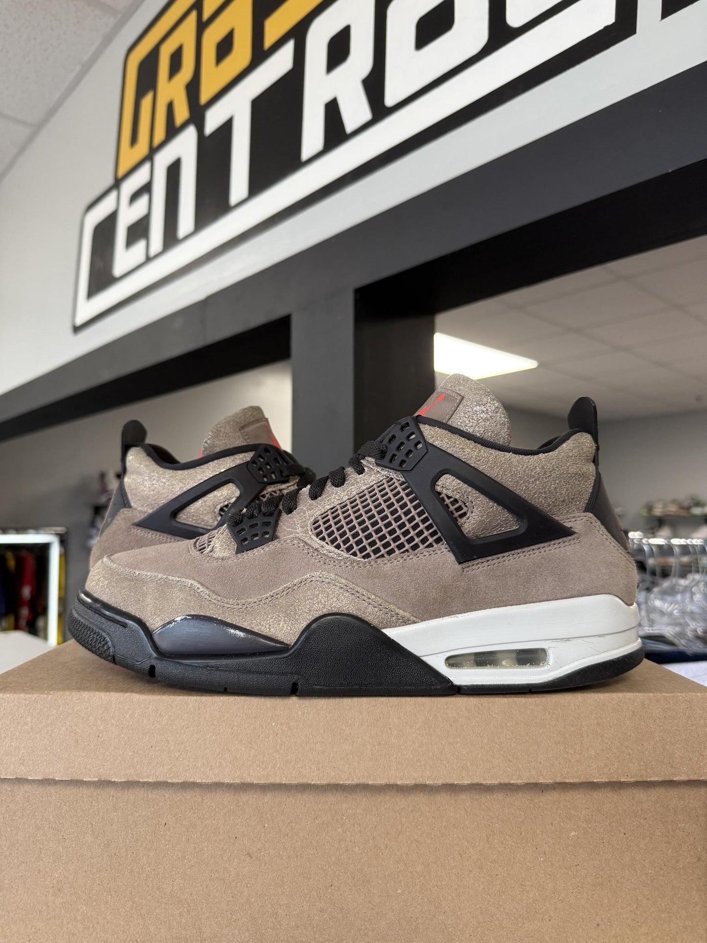 Jordan 4 "Taupe Haze" Used Size 11