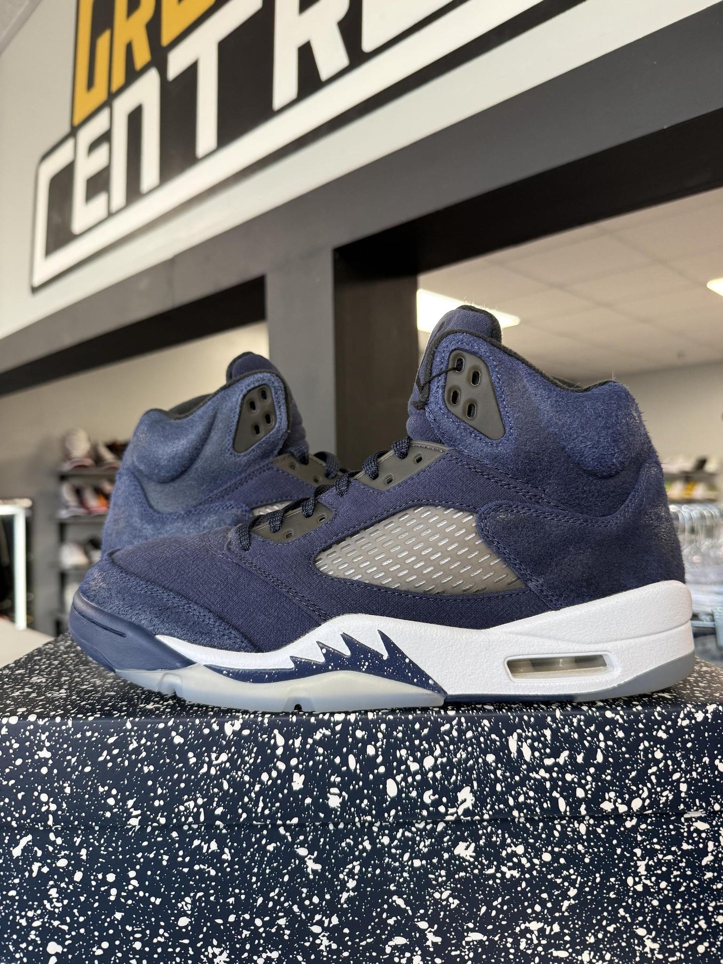 Jordan 5 "Midnight Navy" Used Size 9.5