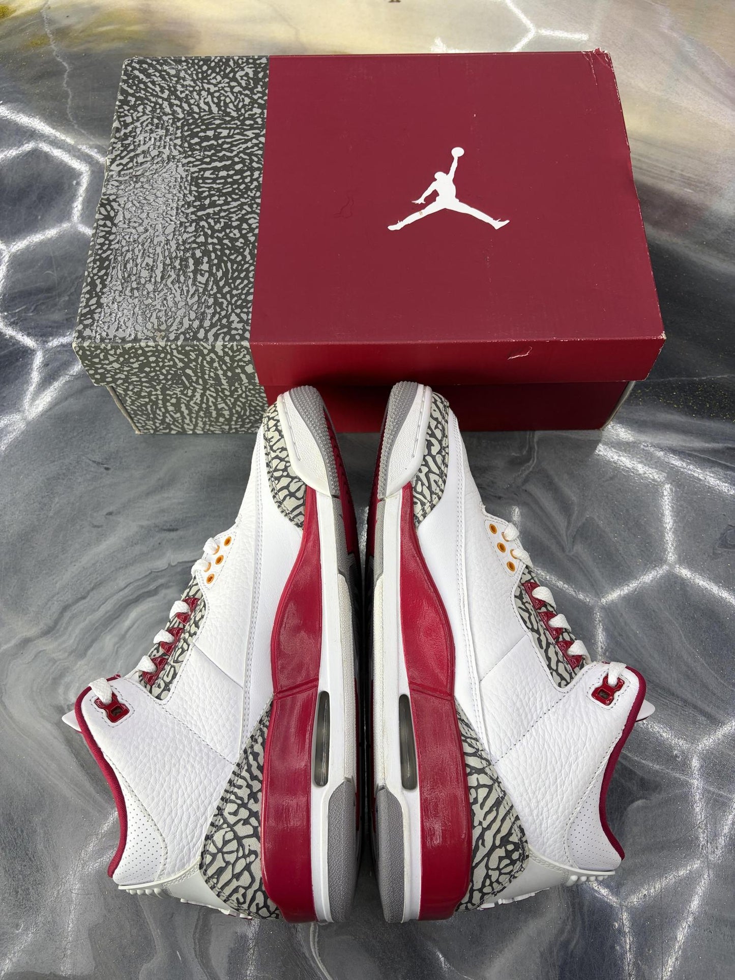 Jordan 3 "Cardinal" Used Size 9.5