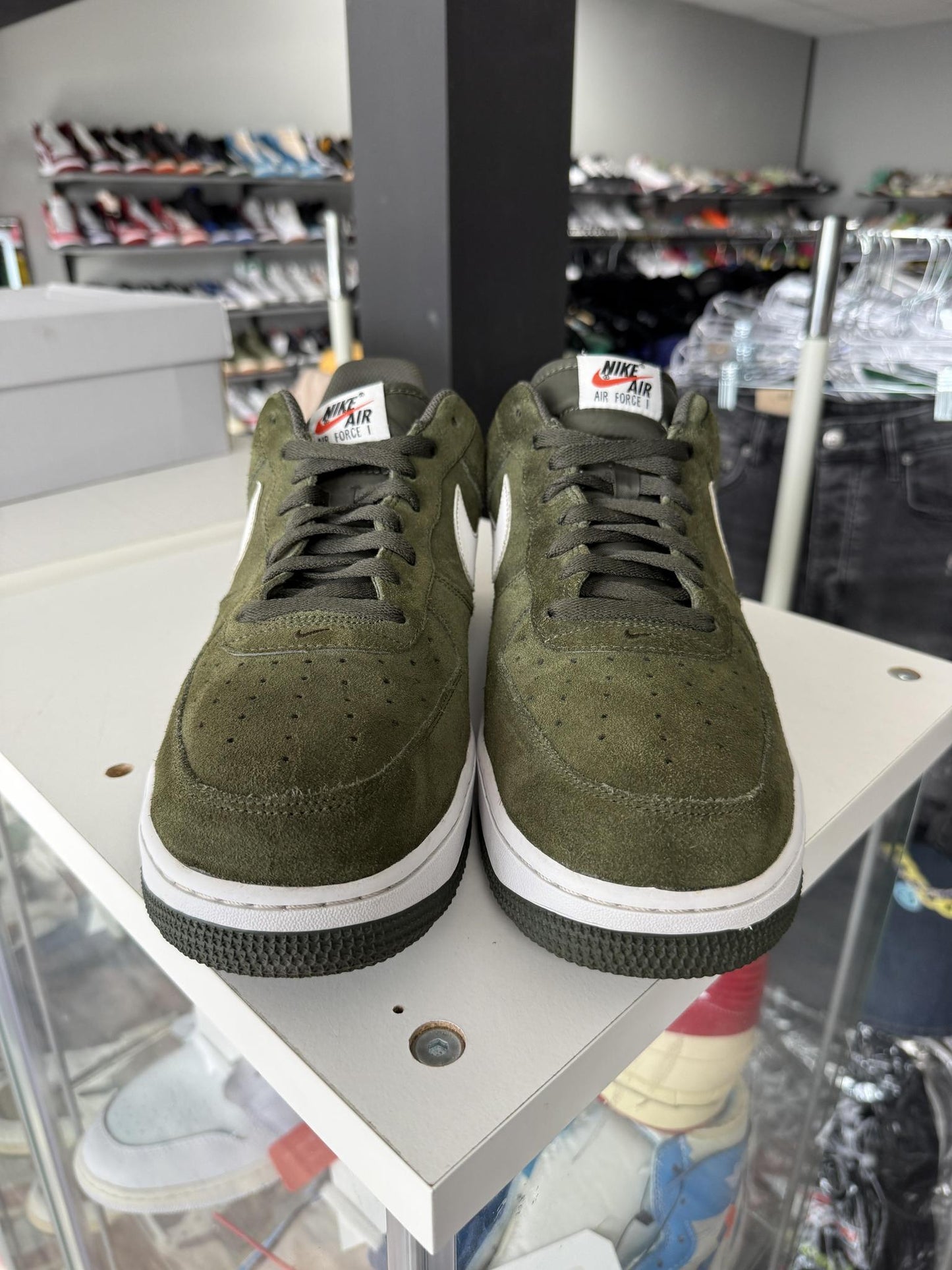 Air Force 1 Low "Olive Green" Used Size 13