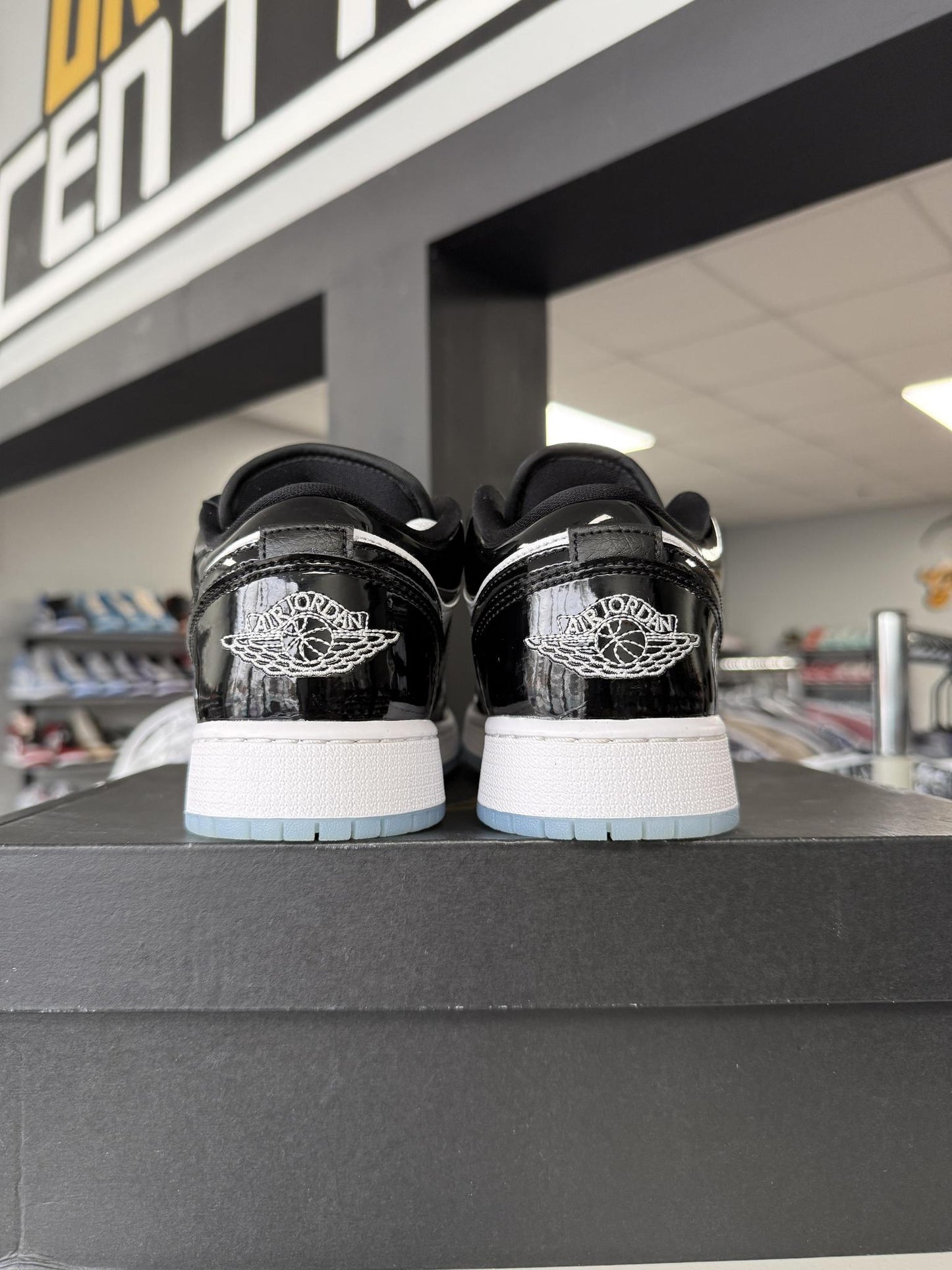 Jordan 1 Low Concord Used Size 6Y/7.5W