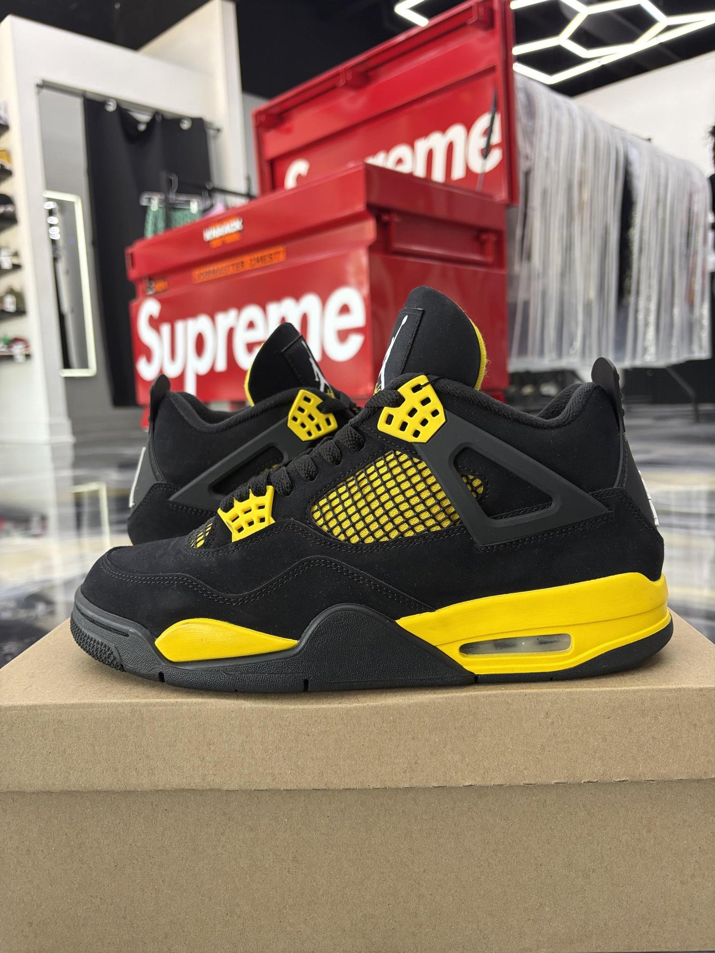 Jordan 4 "Thunder" Used Size 10
