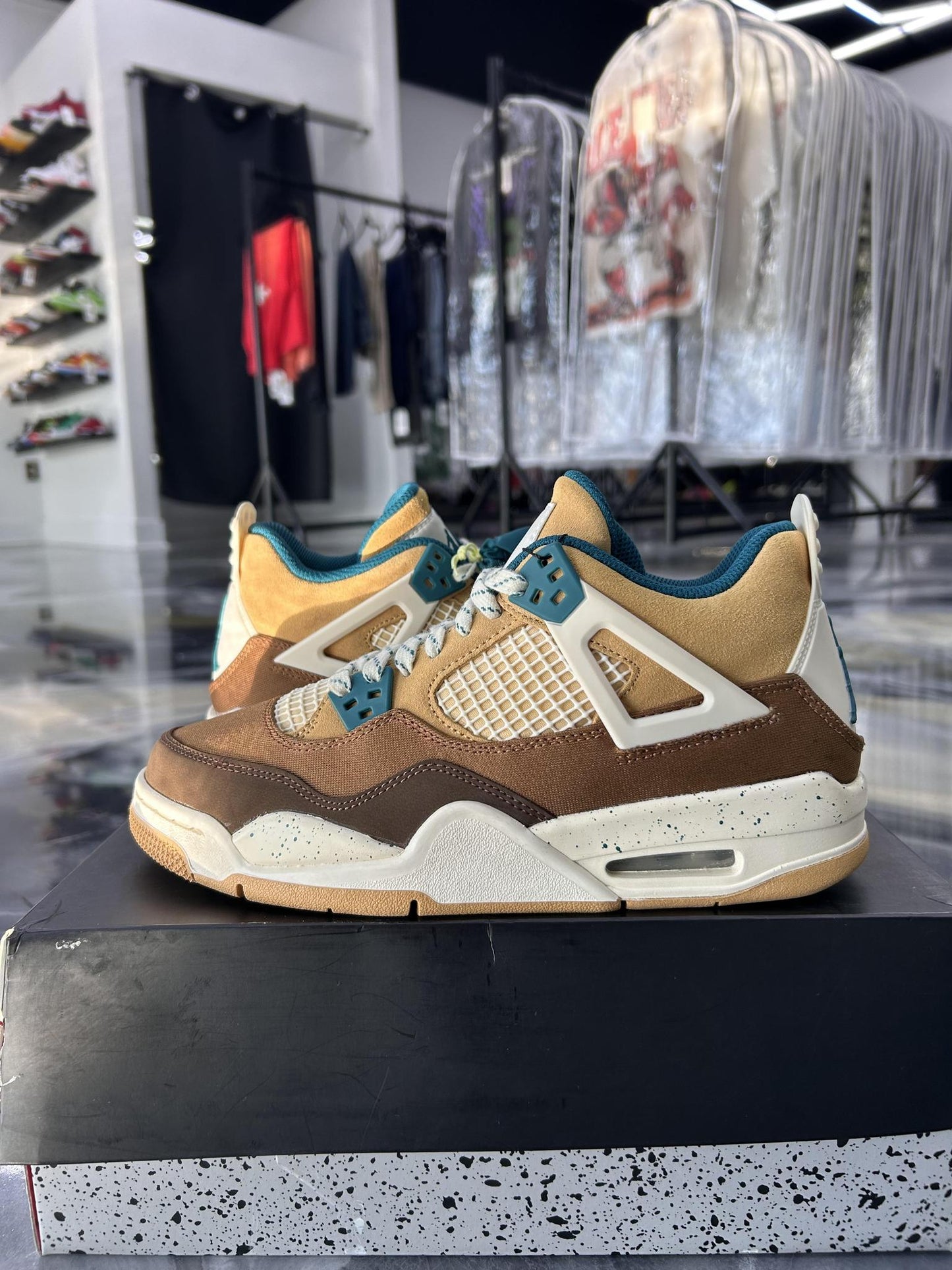 Jordan 4 "Cacao Wow" Used Size 7Y/8.5W
