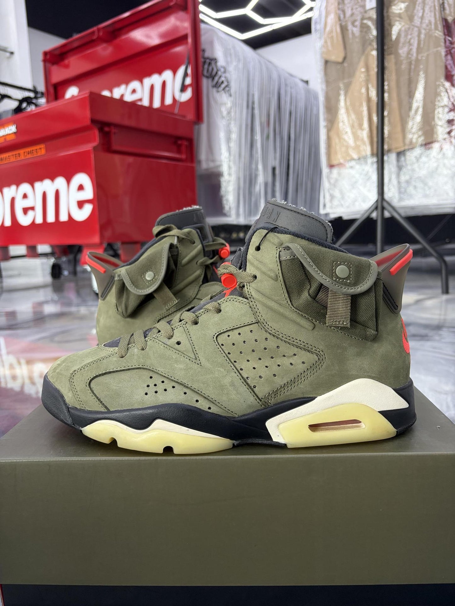 Jordan 6 X Travis Scott "Olive" Used Size 10
