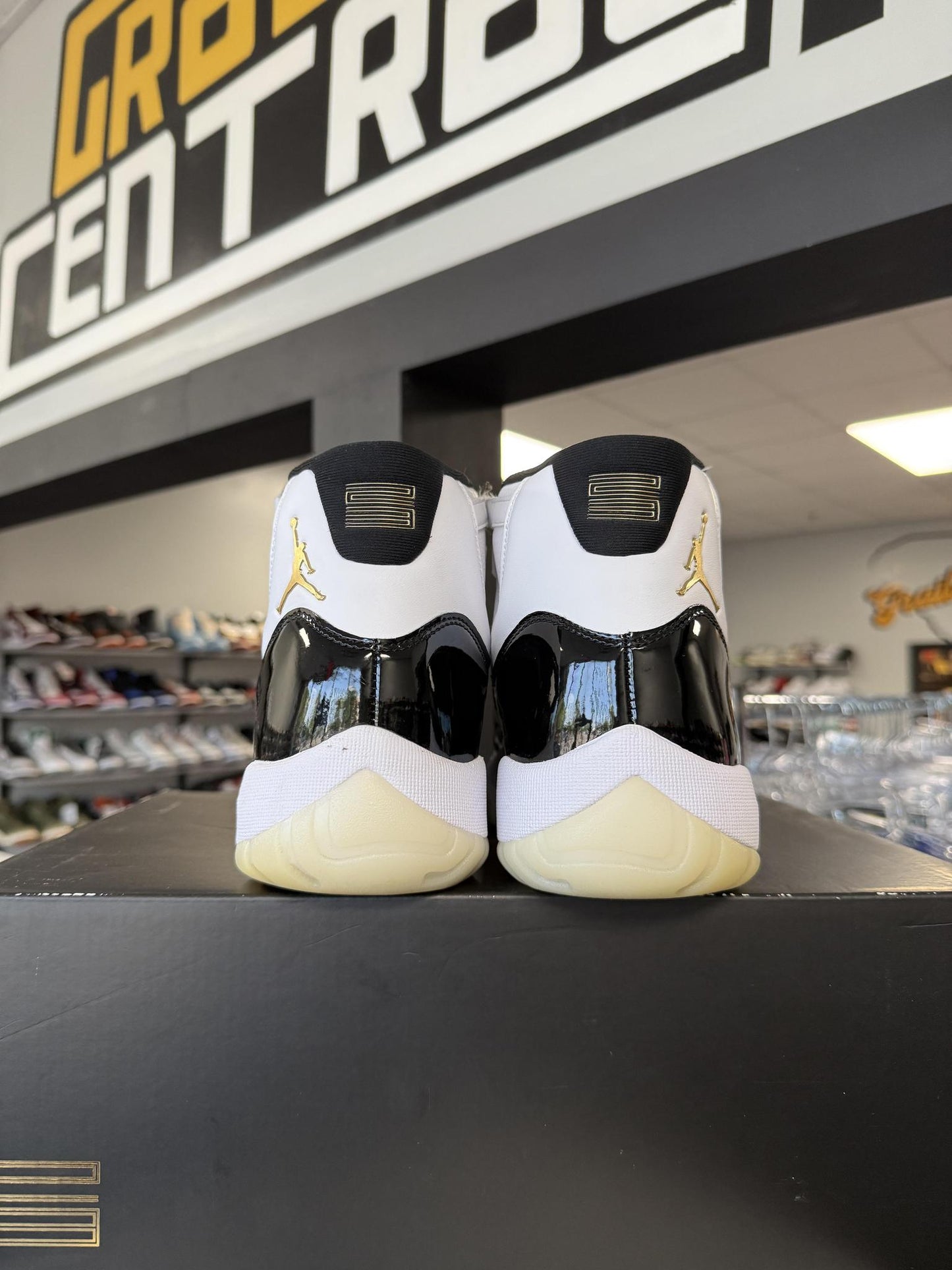 Jordan 11 "Gratitude" Used Size 11.5