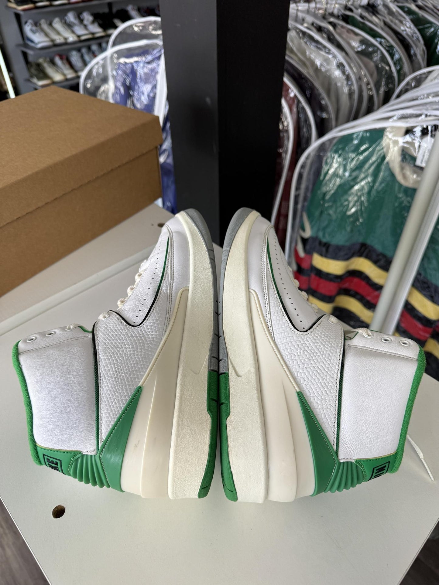 Jordan 2 "Lucky Green" Used Size 9.5