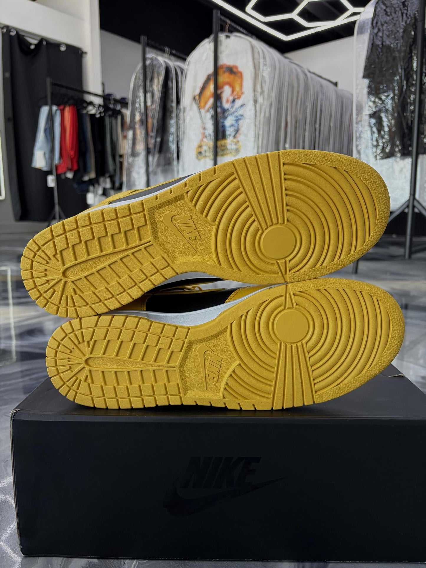 Nike SB Dunk High "Wu Tang" Used Size 13