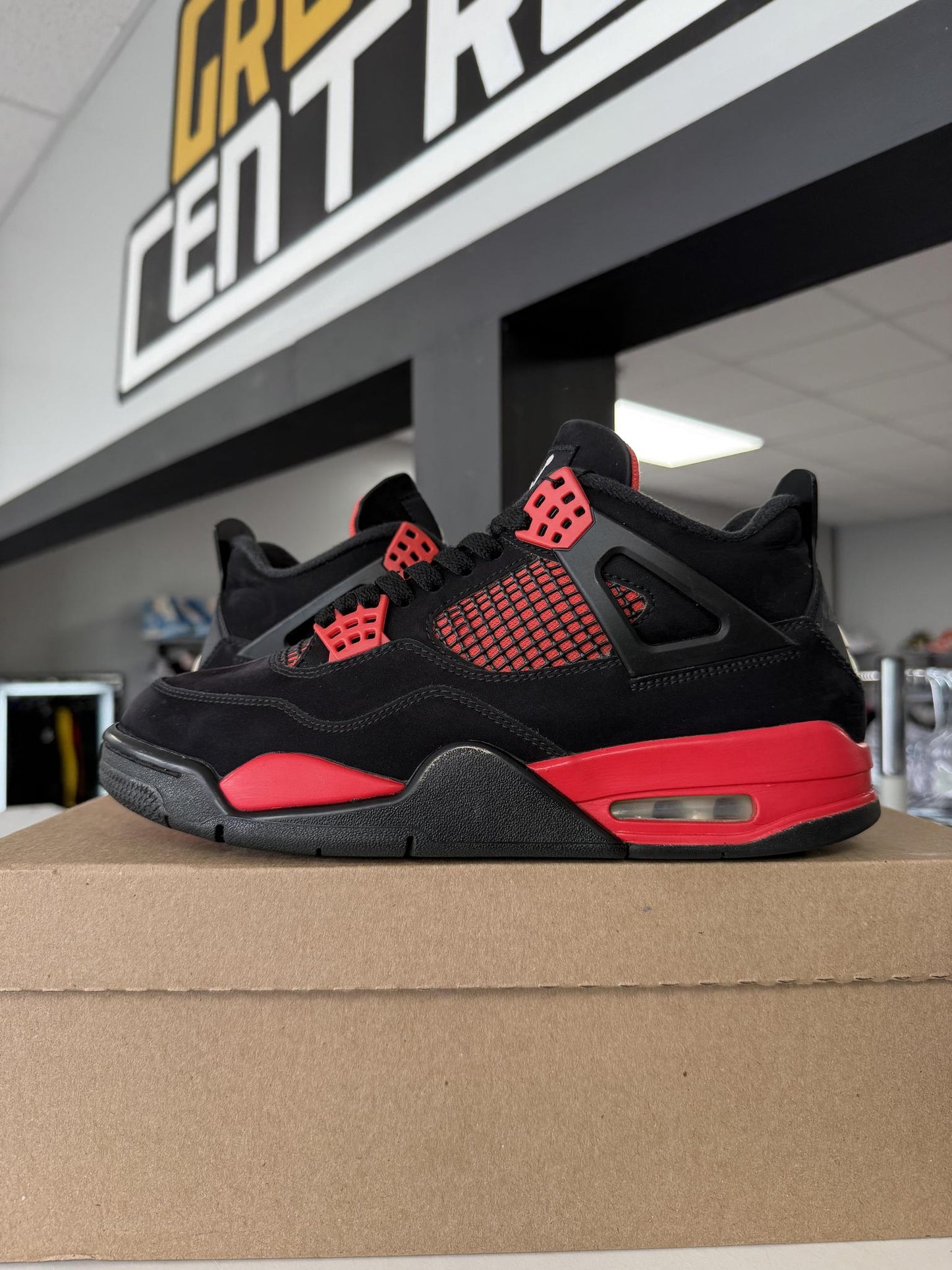 Jordan 4 "Red Thunder" Used Size 8